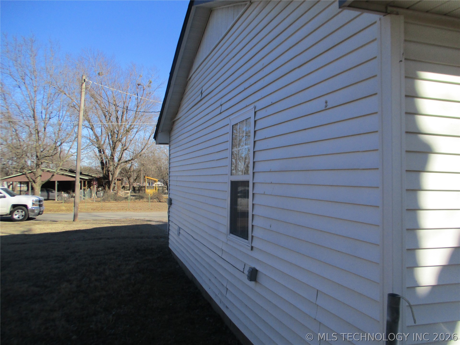 913 N Creek Avenue Property Photo 11