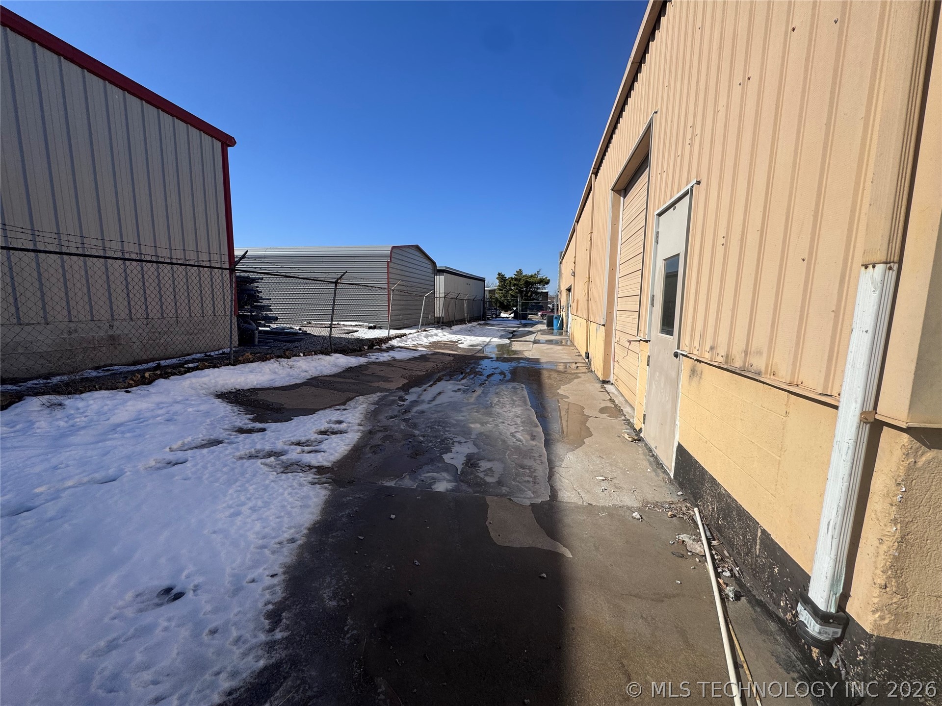 165 S 122nd East Avenue Property Photo 21