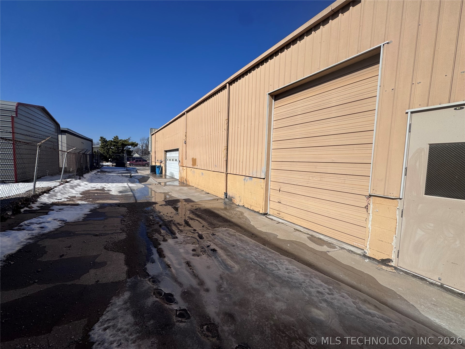 165 S 122nd East Avenue Property Photo 22