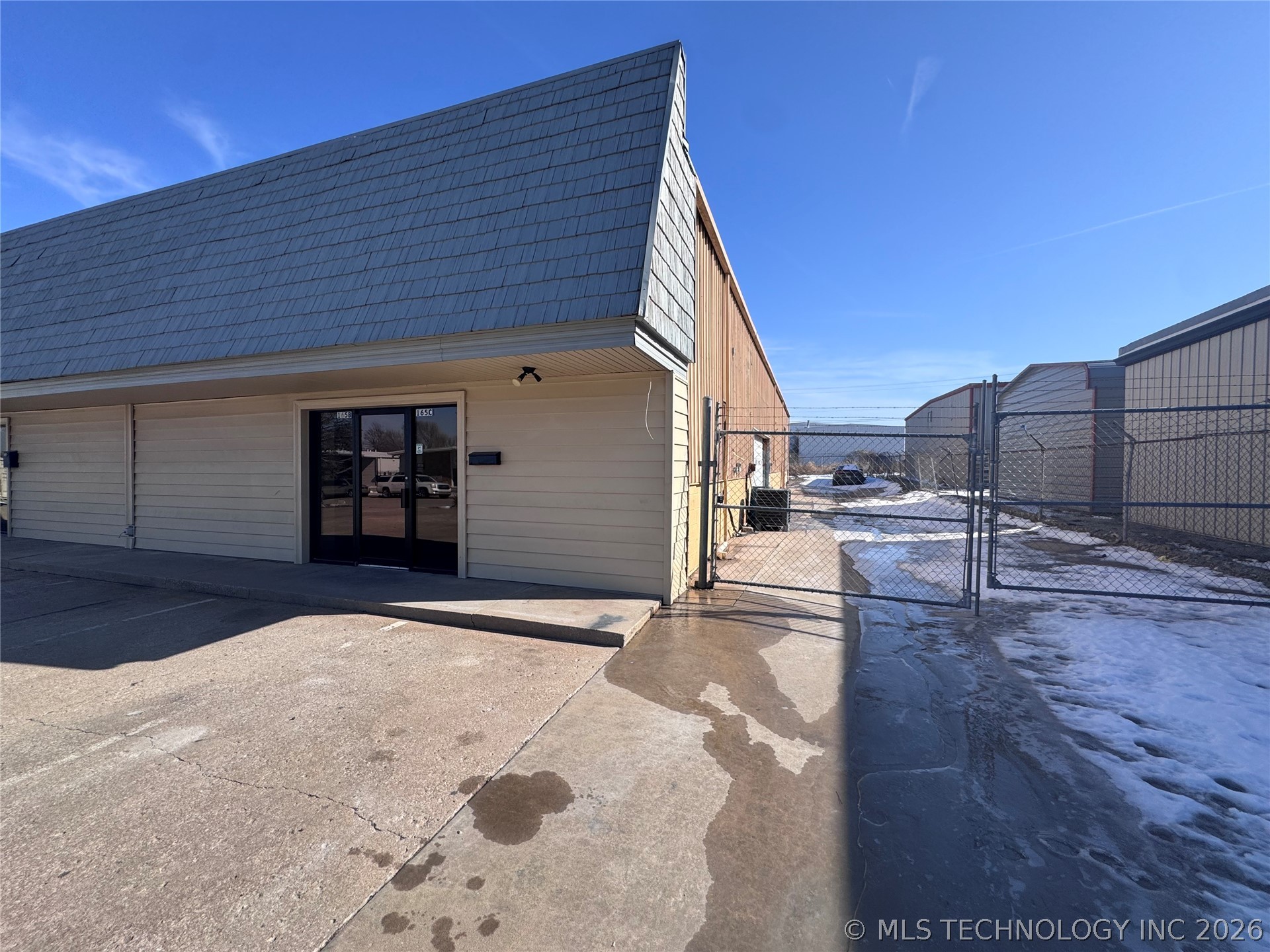 165 S 122nd East Avenue Property Photo 25