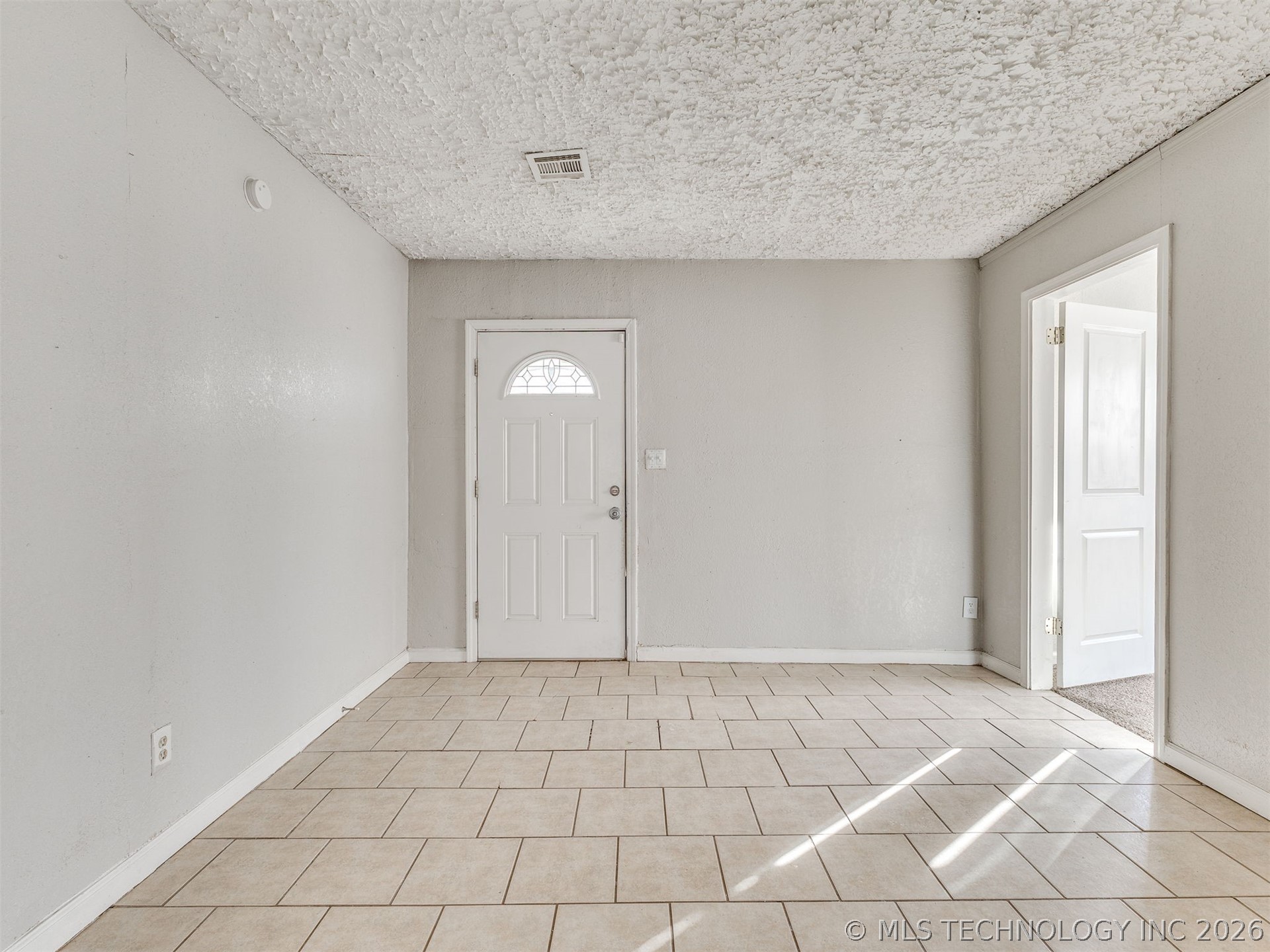 1127 E 26th Place N Property Photo 4