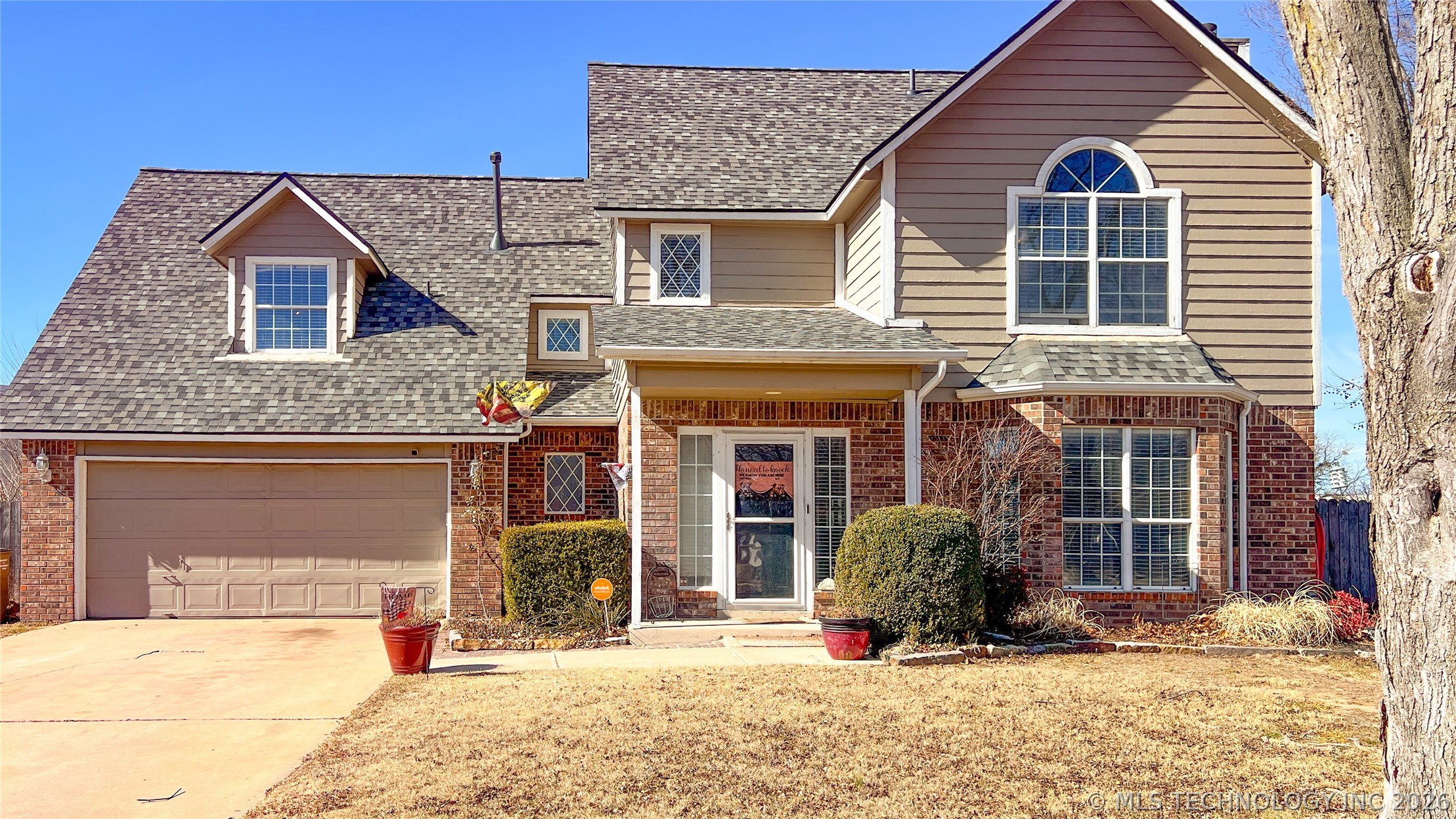 10710 S 83rd East Avenue Property Photo 1