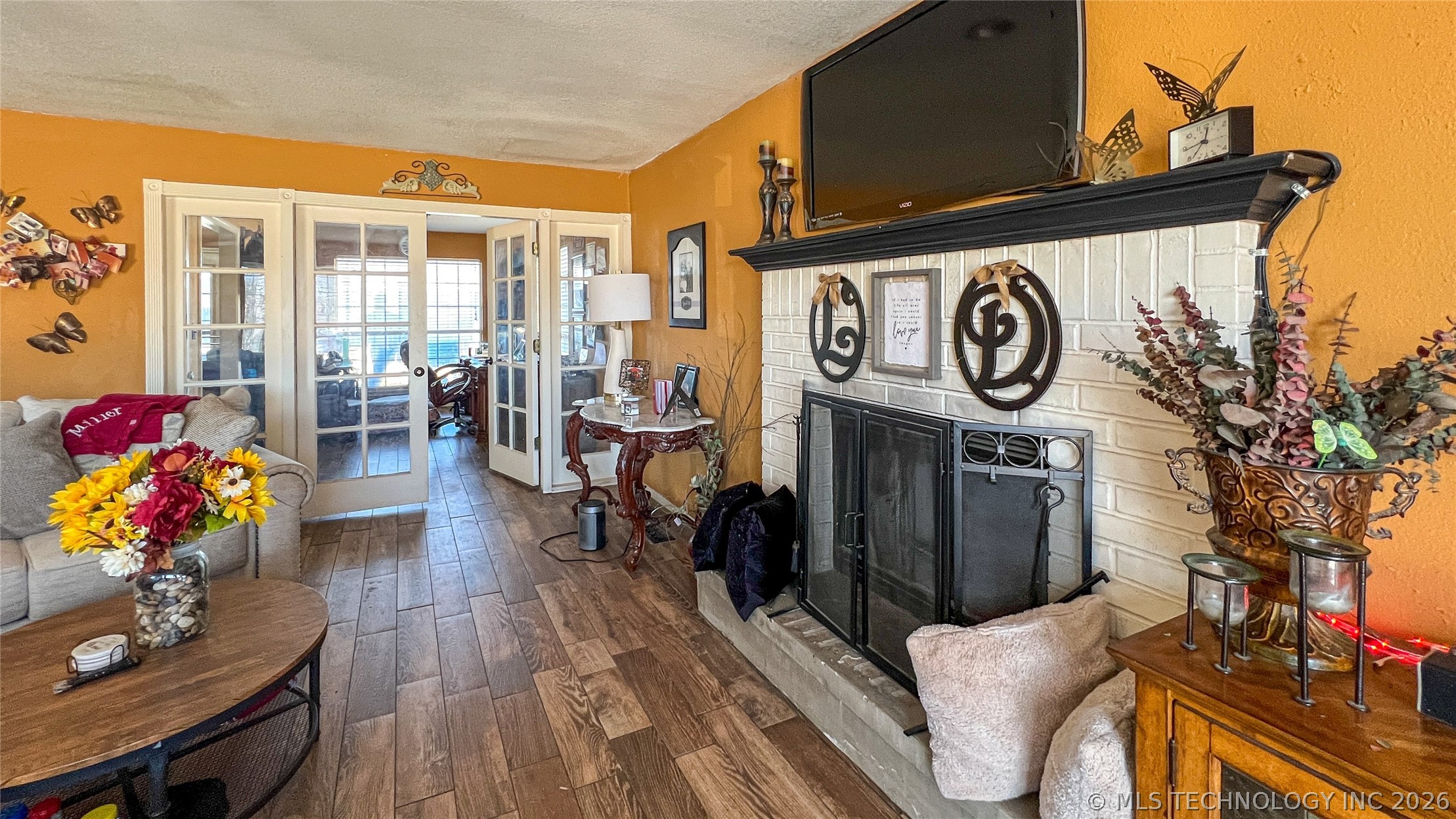 10710 S 83rd East Avenue Property Photo 2