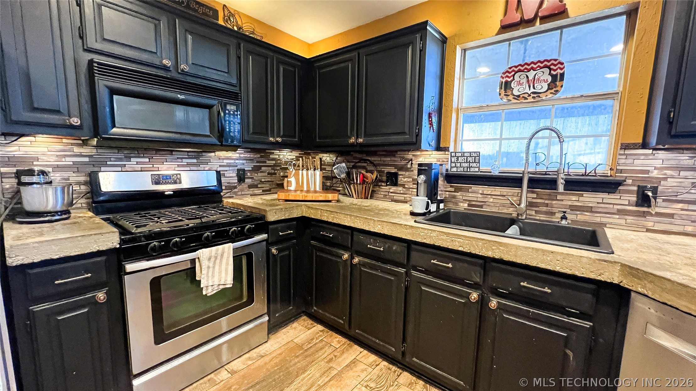 10710 S 83rd East Avenue Property Photo 12