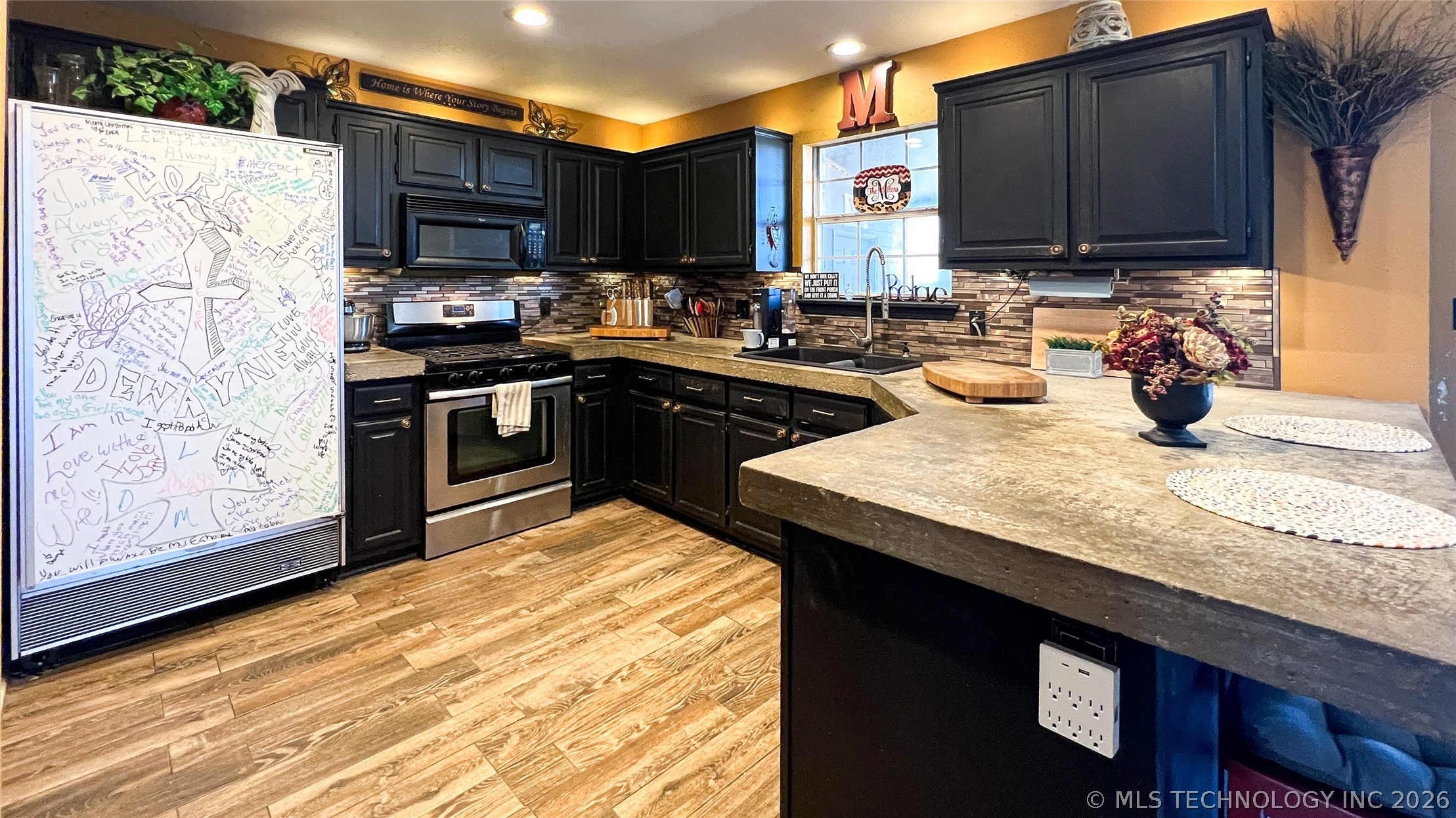 10710 S 83rd East Avenue Property Photo 14