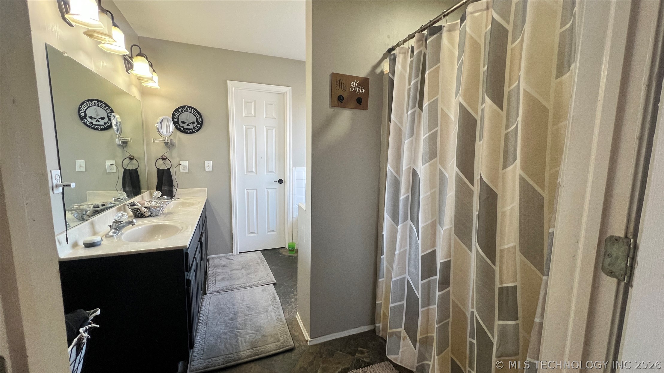 10710 S 83rd East Avenue Property Photo 21