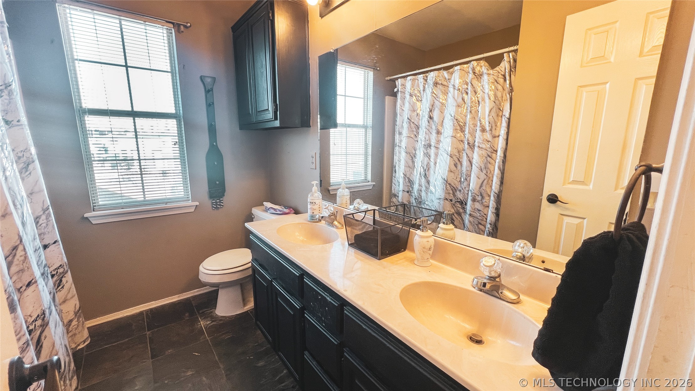 10710 S 83rd East Avenue Property Photo 26