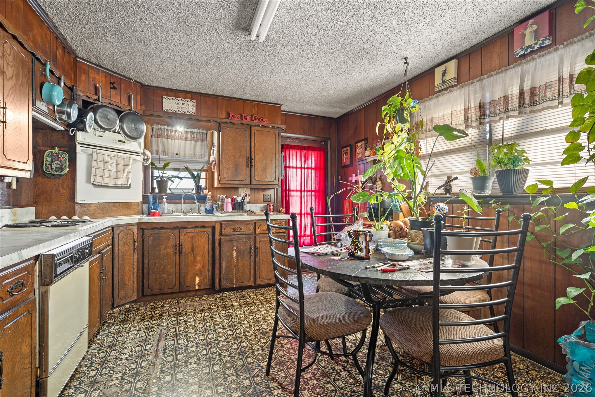 1632 Winton Property Photo 7