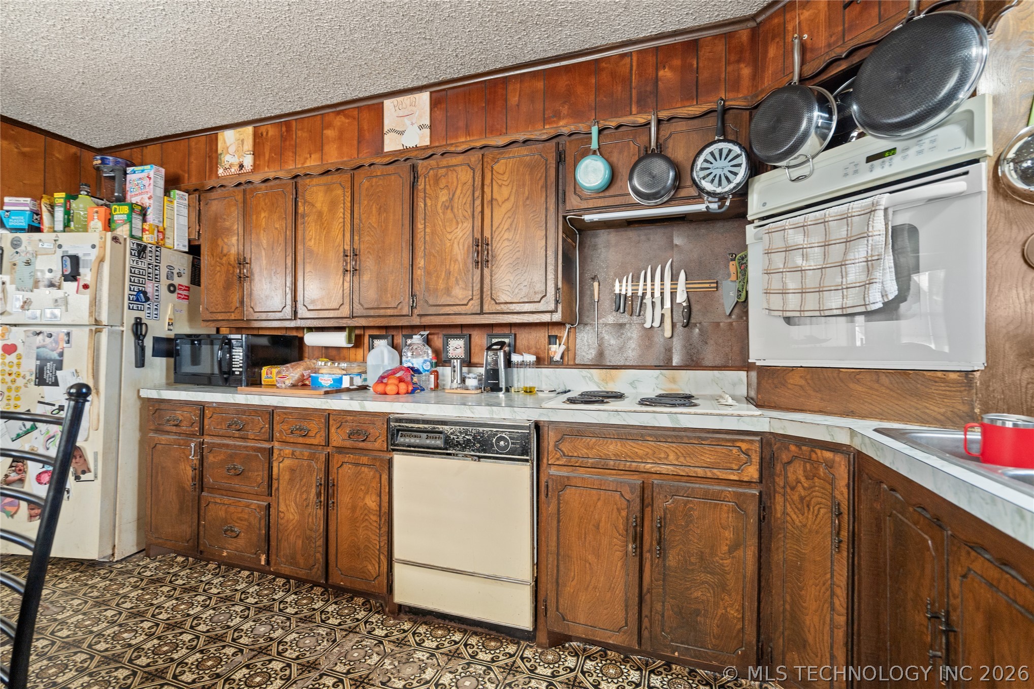 1632 Winton Property Photo 8