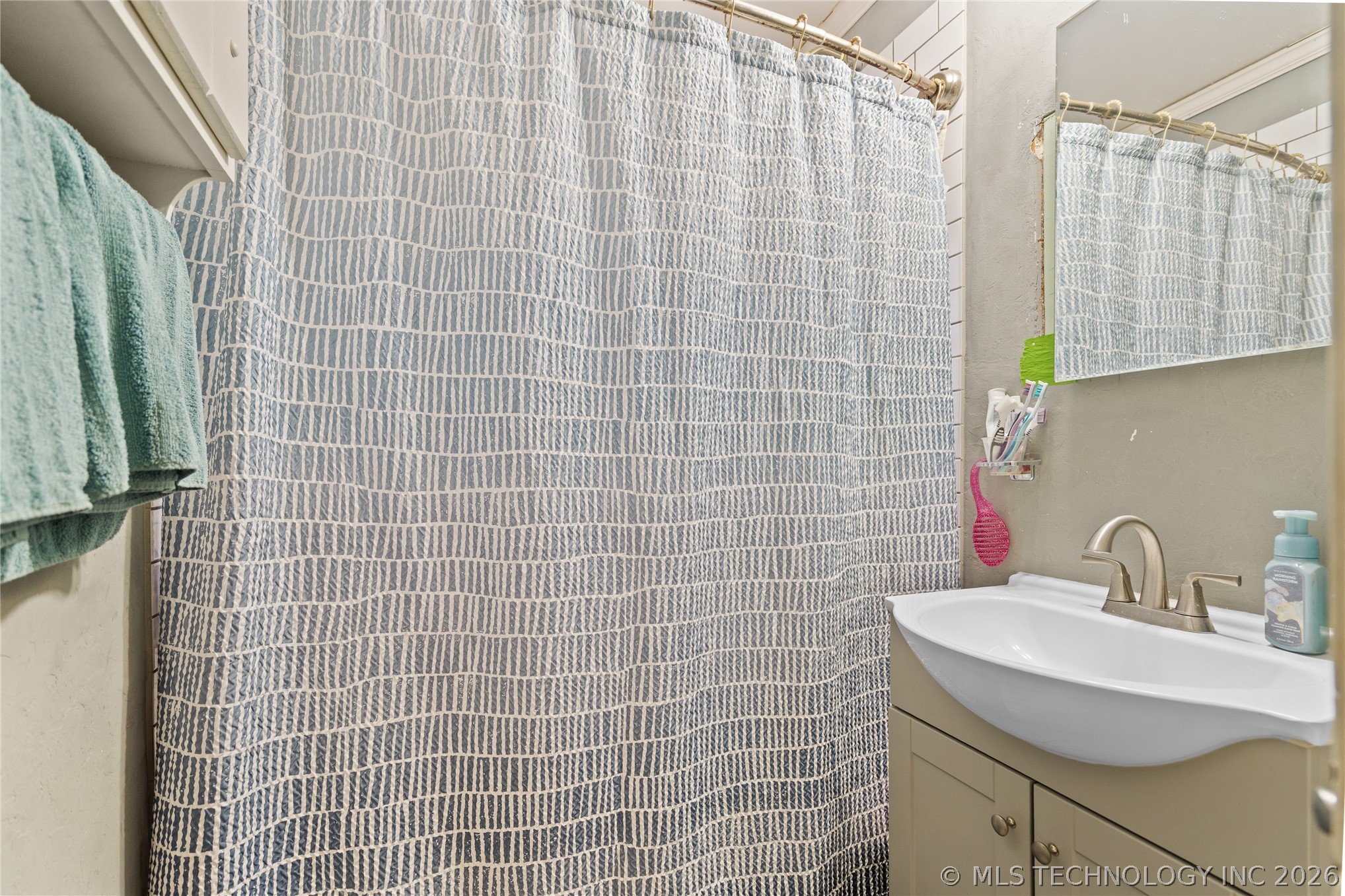 1632 Winton Property Photo 16