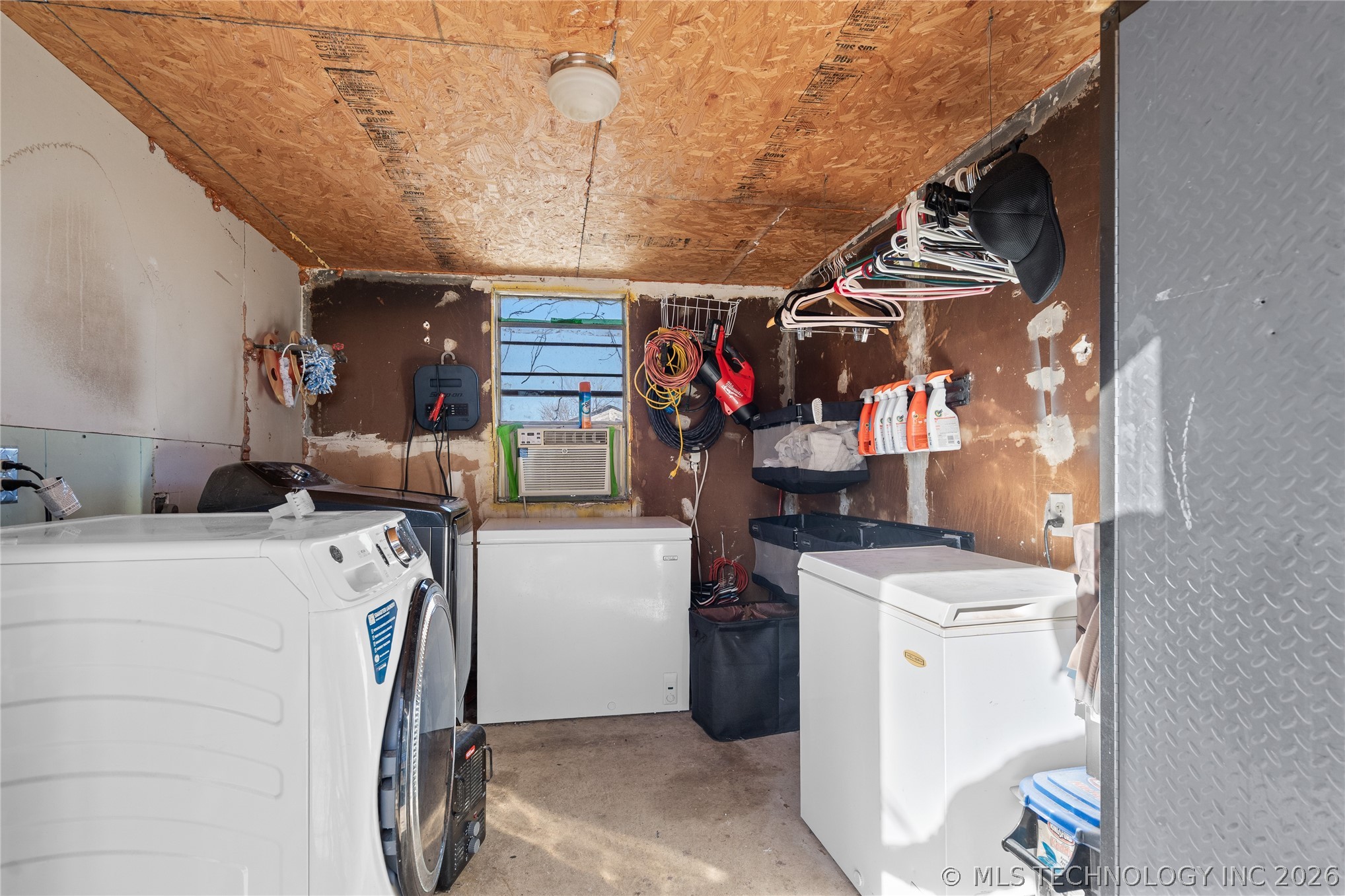 1632 Winton Property Photo 23