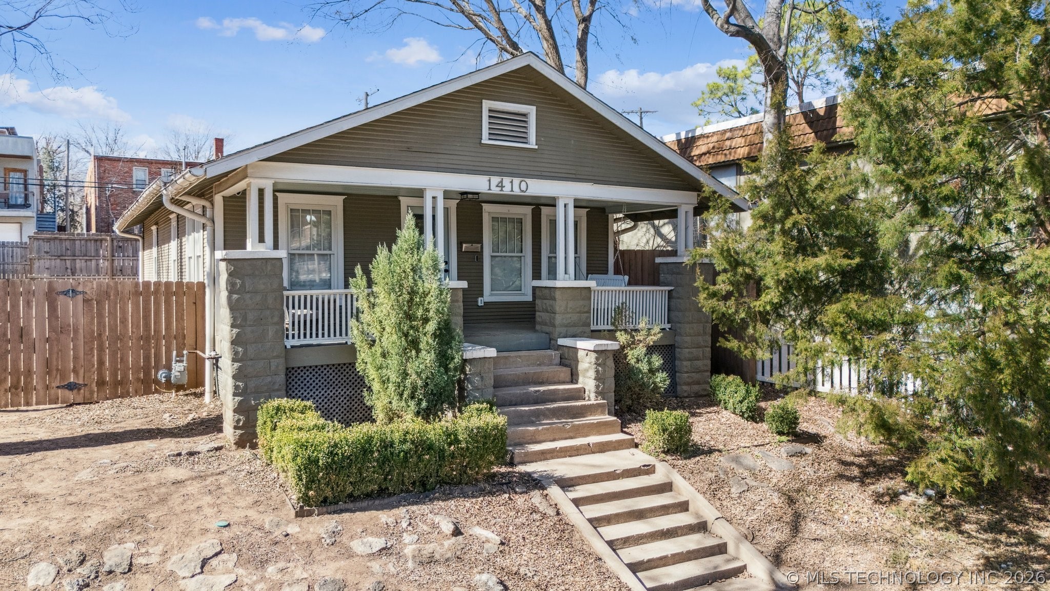 1410 S Saint Louis Avenue Property Photo 2