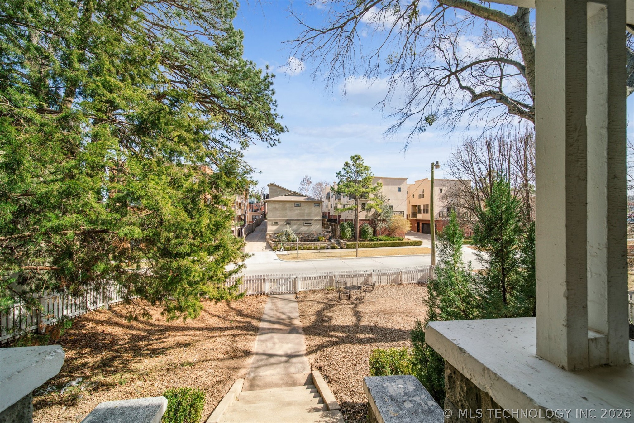 1410 S Saint Louis Avenue Property Photo 5