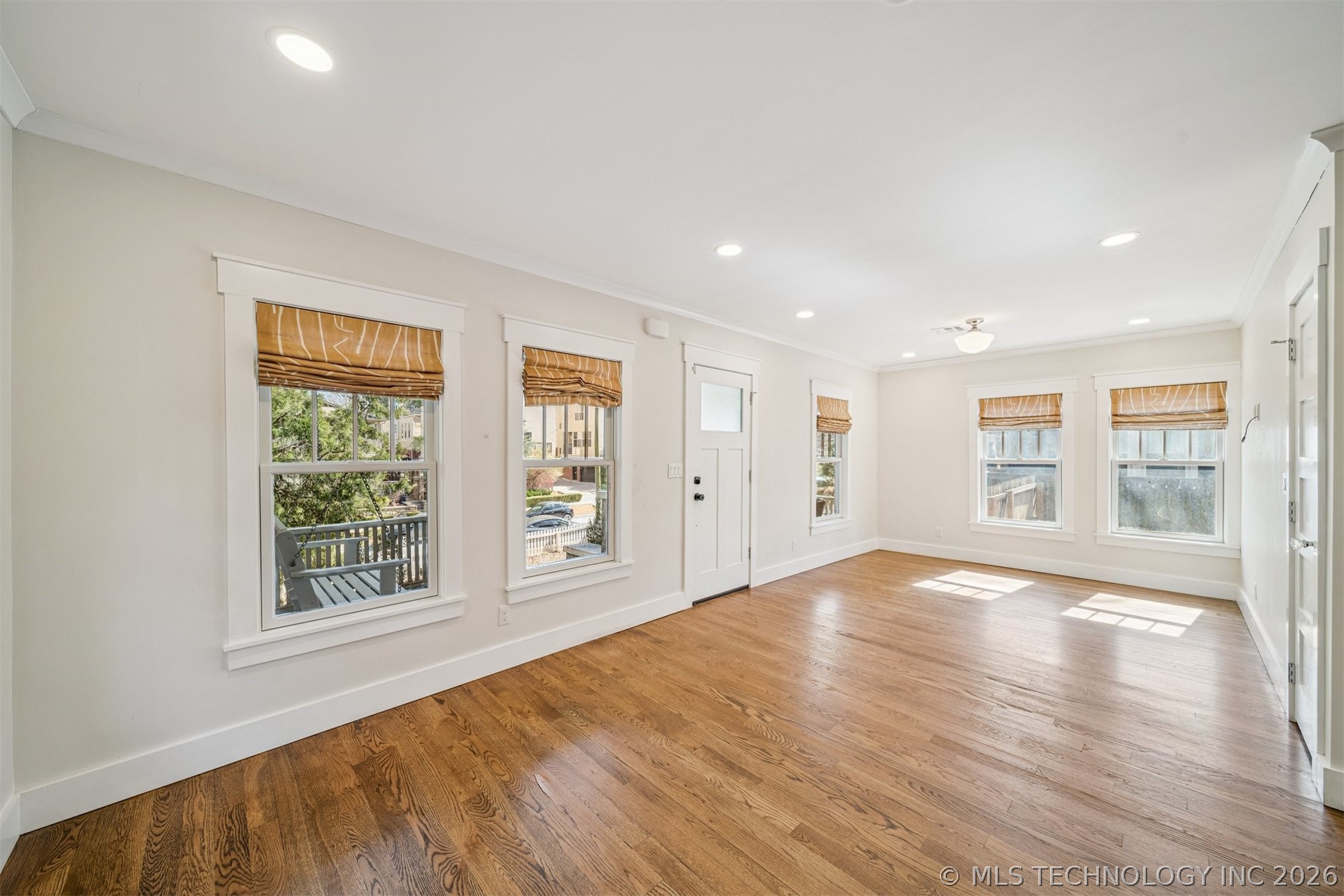 1410 S Saint Louis Avenue Property Photo 10