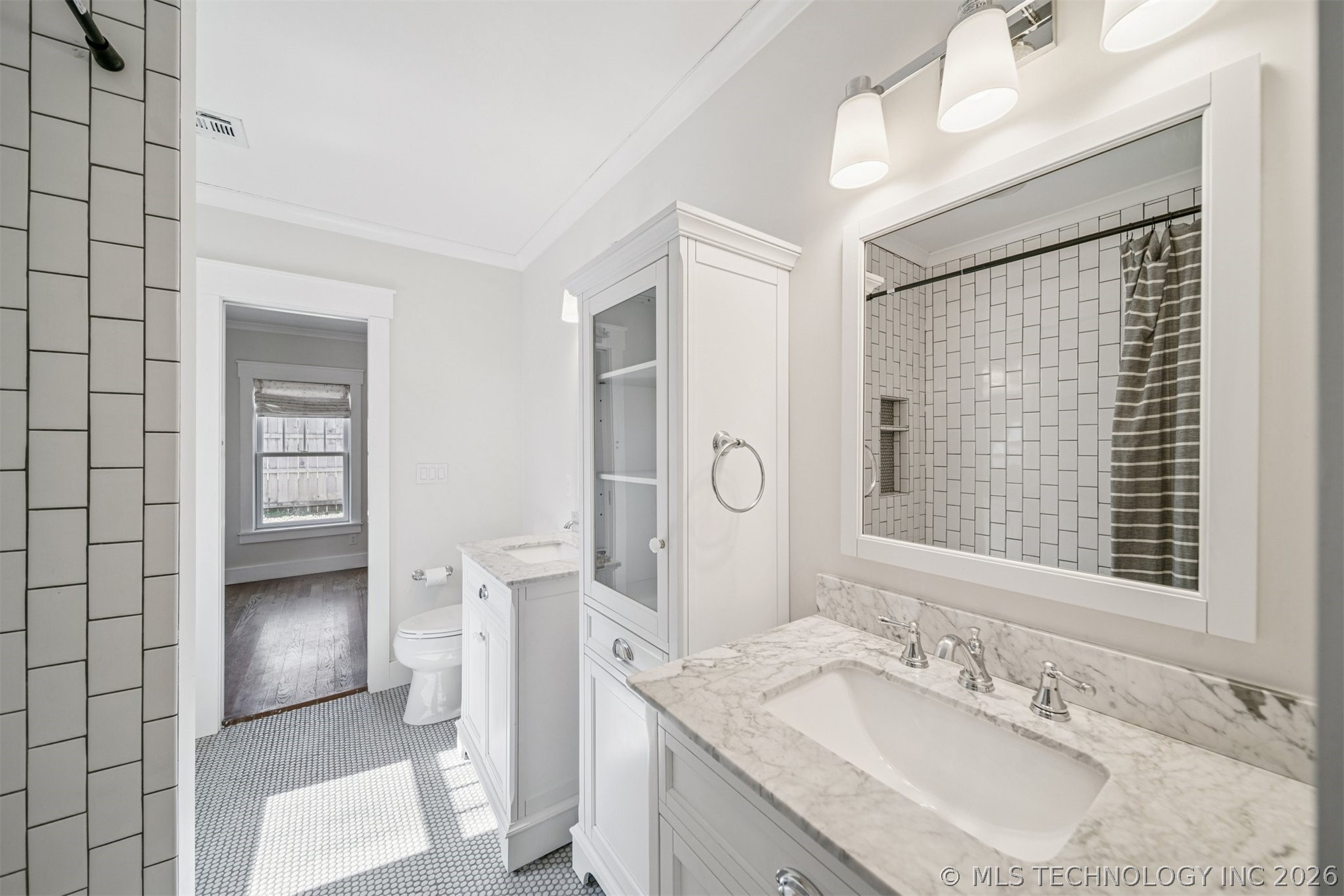 1410 S Saint Louis Avenue Property Photo 13