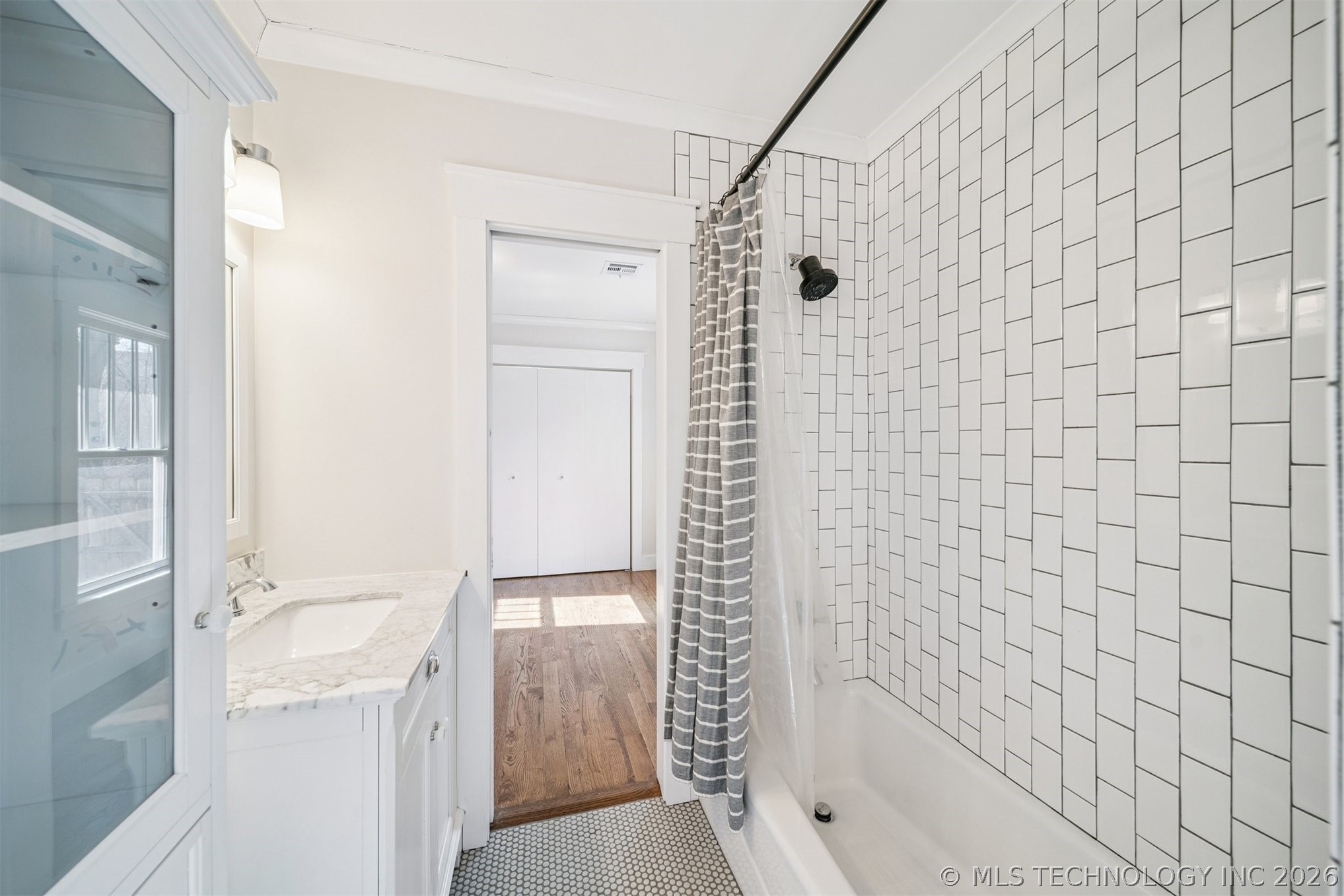 1410 S Saint Louis Avenue Property Photo 15