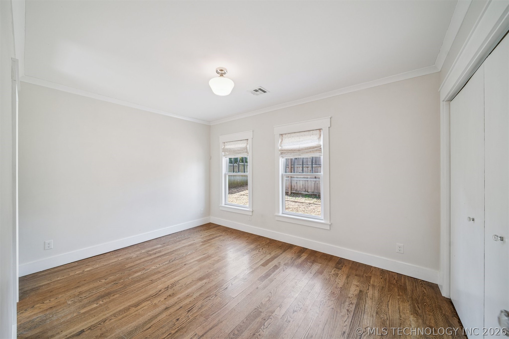 1410 S Saint Louis Avenue Property Photo 17