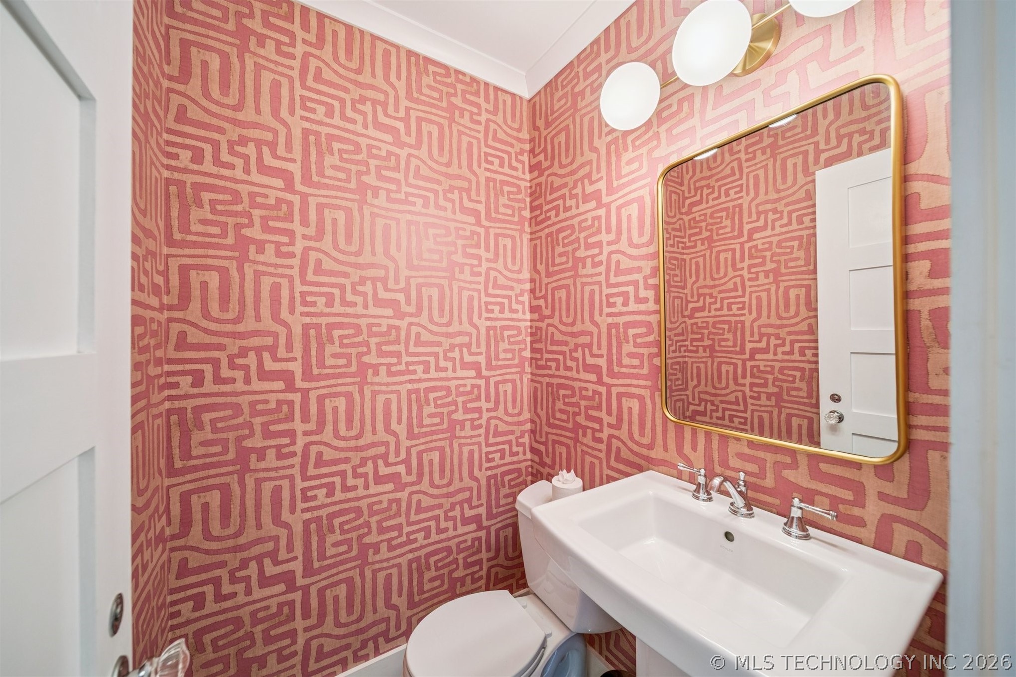 1410 S Saint Louis Avenue Property Photo 19