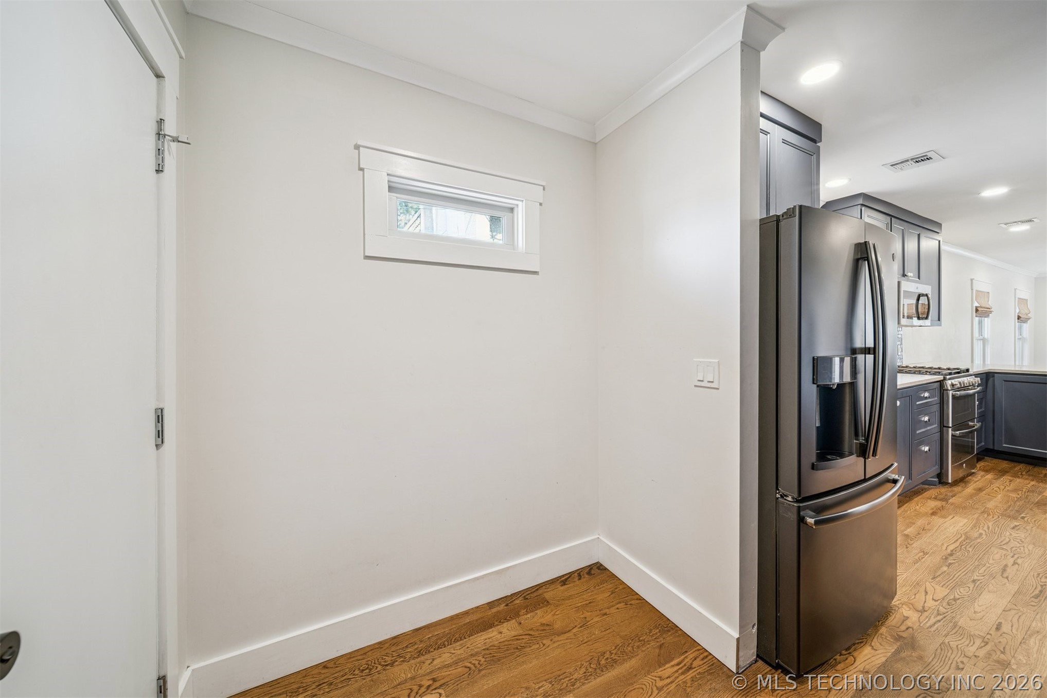 1410 S Saint Louis Avenue Property Photo 21