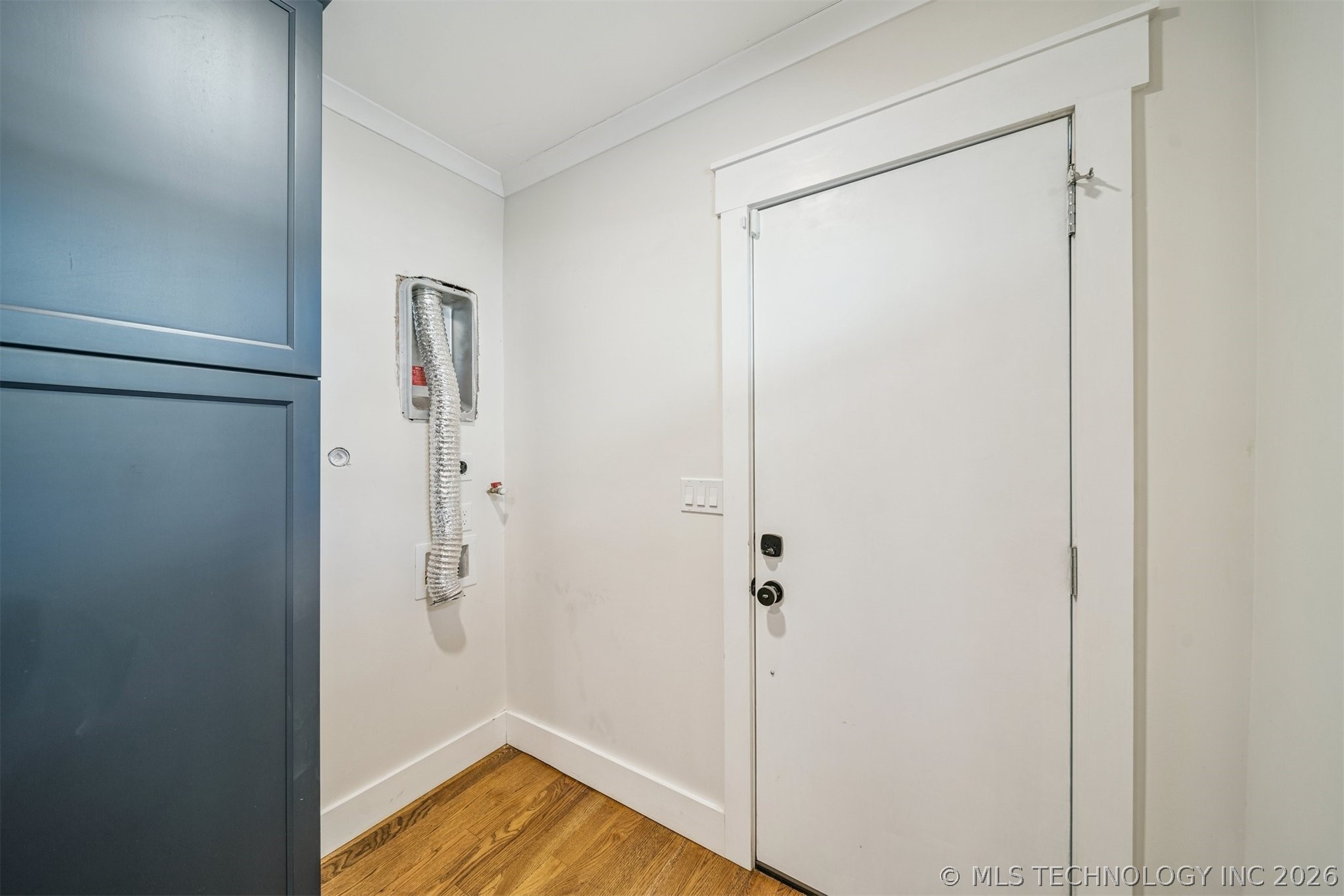 1410 S Saint Louis Avenue Property Photo 22