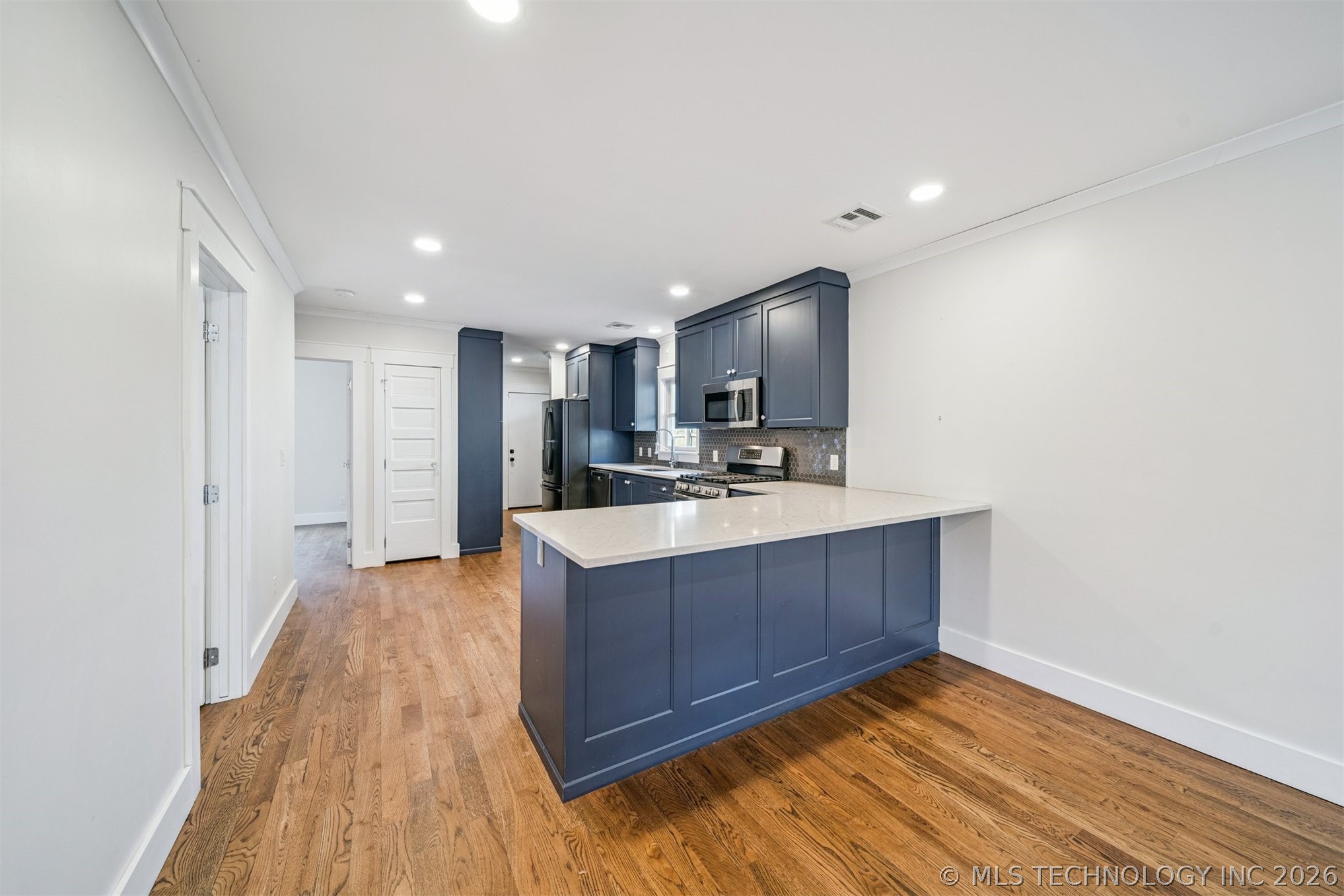 1410 S Saint Louis Avenue Property Photo 23