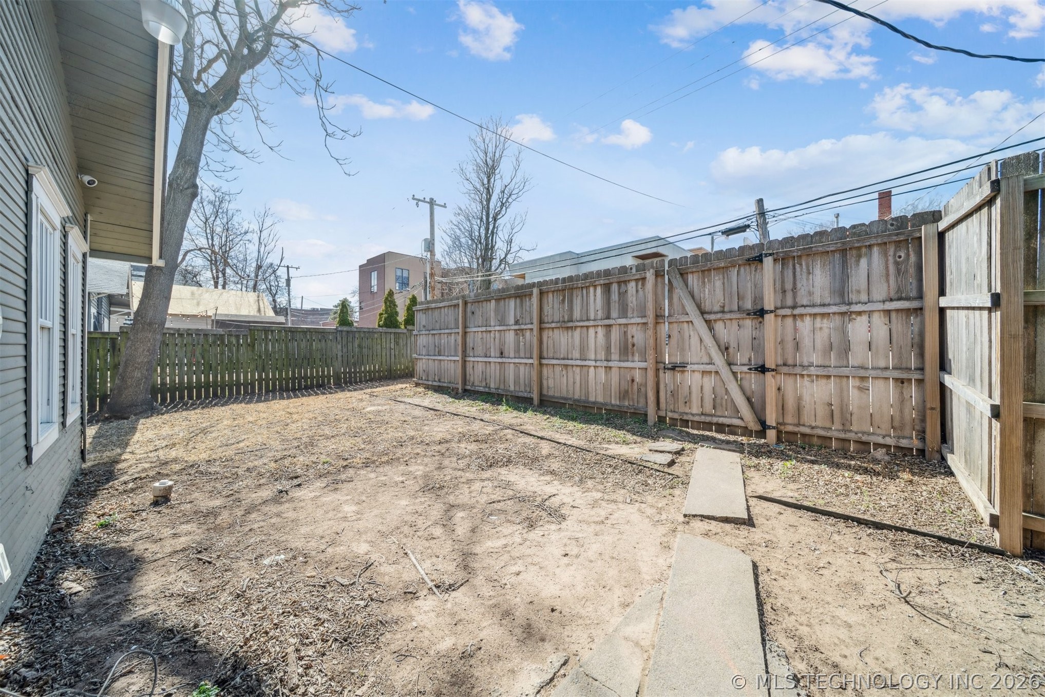 1410 S Saint Louis Avenue Property Photo 30