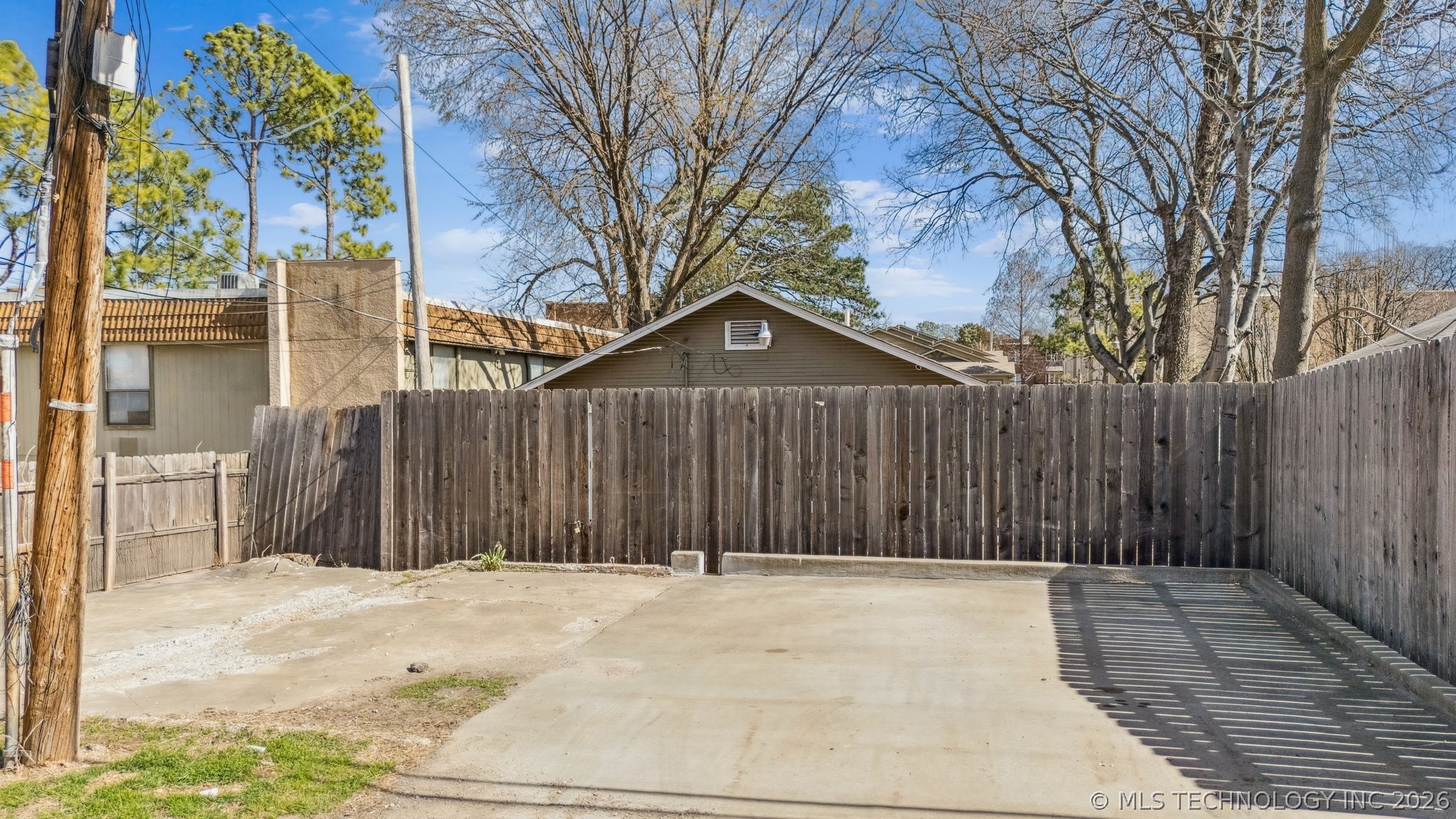 1410 S Saint Louis Avenue Property Photo 32
