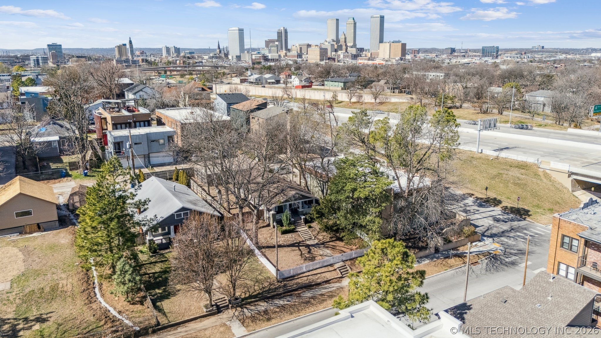 1410 S Saint Louis Avenue Property Photo 33