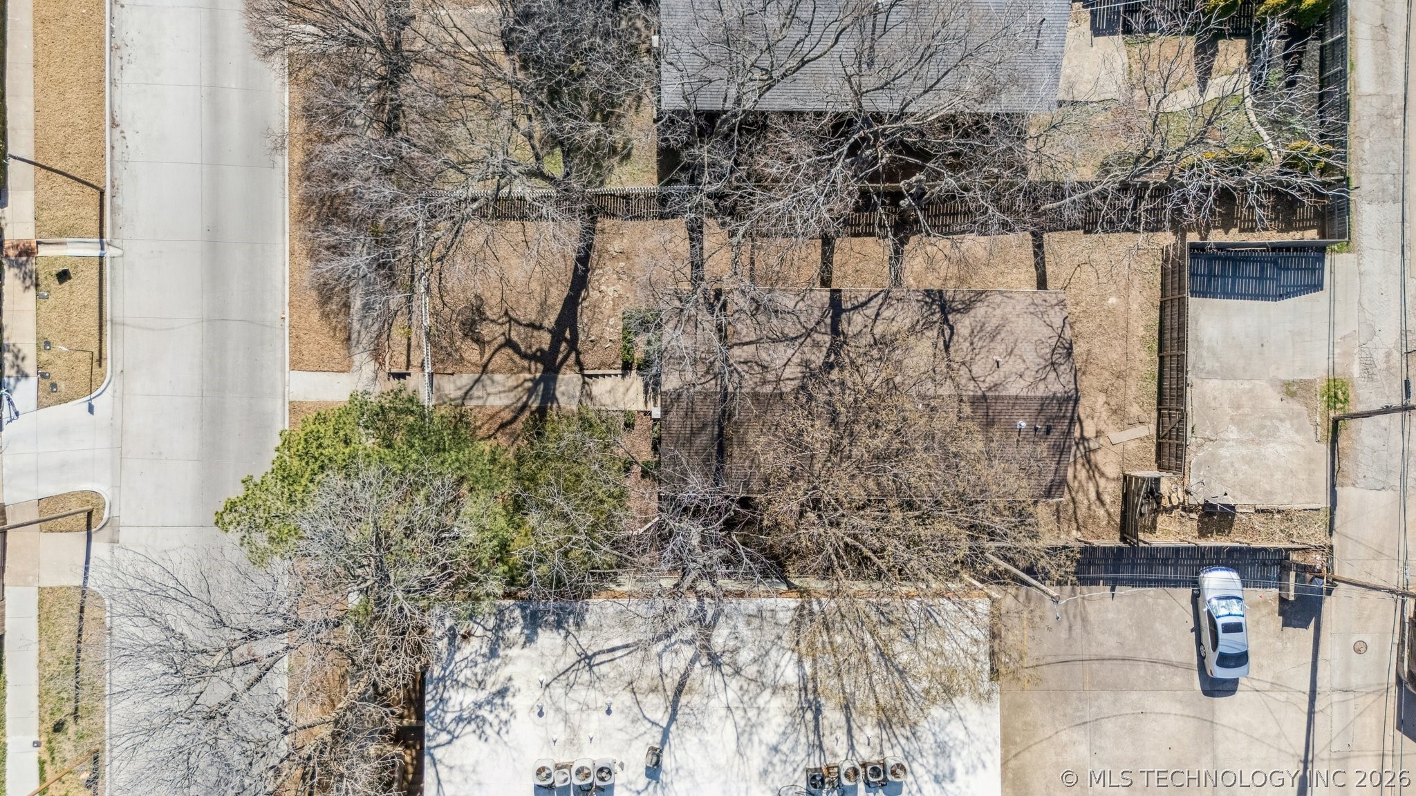 1410 S Saint Louis Avenue Property Photo 34