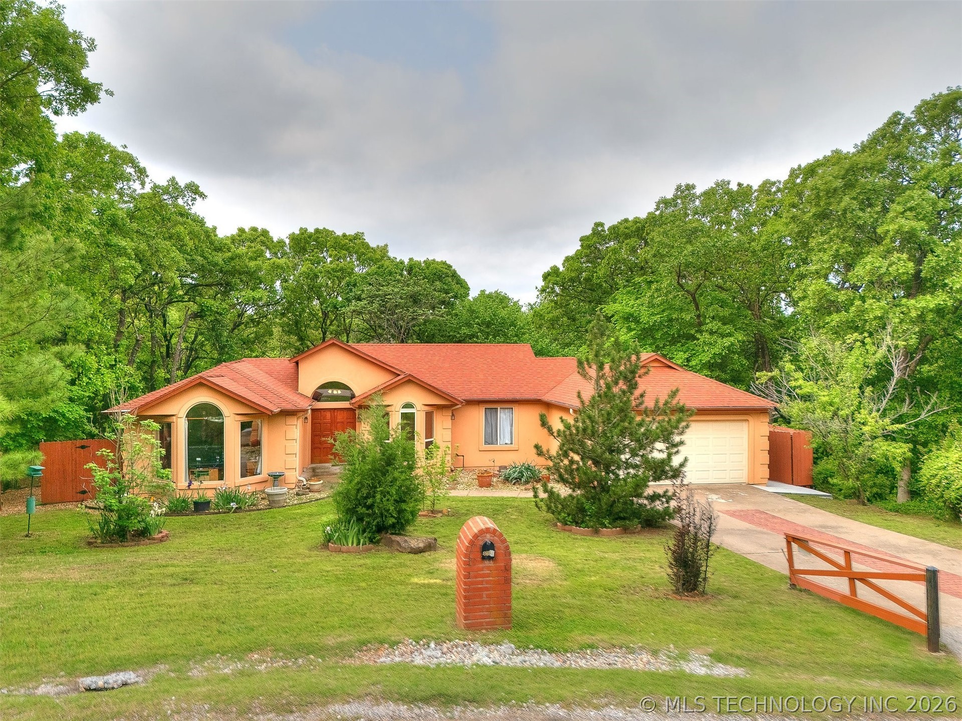 8714 Westway Road Property Photo 2
