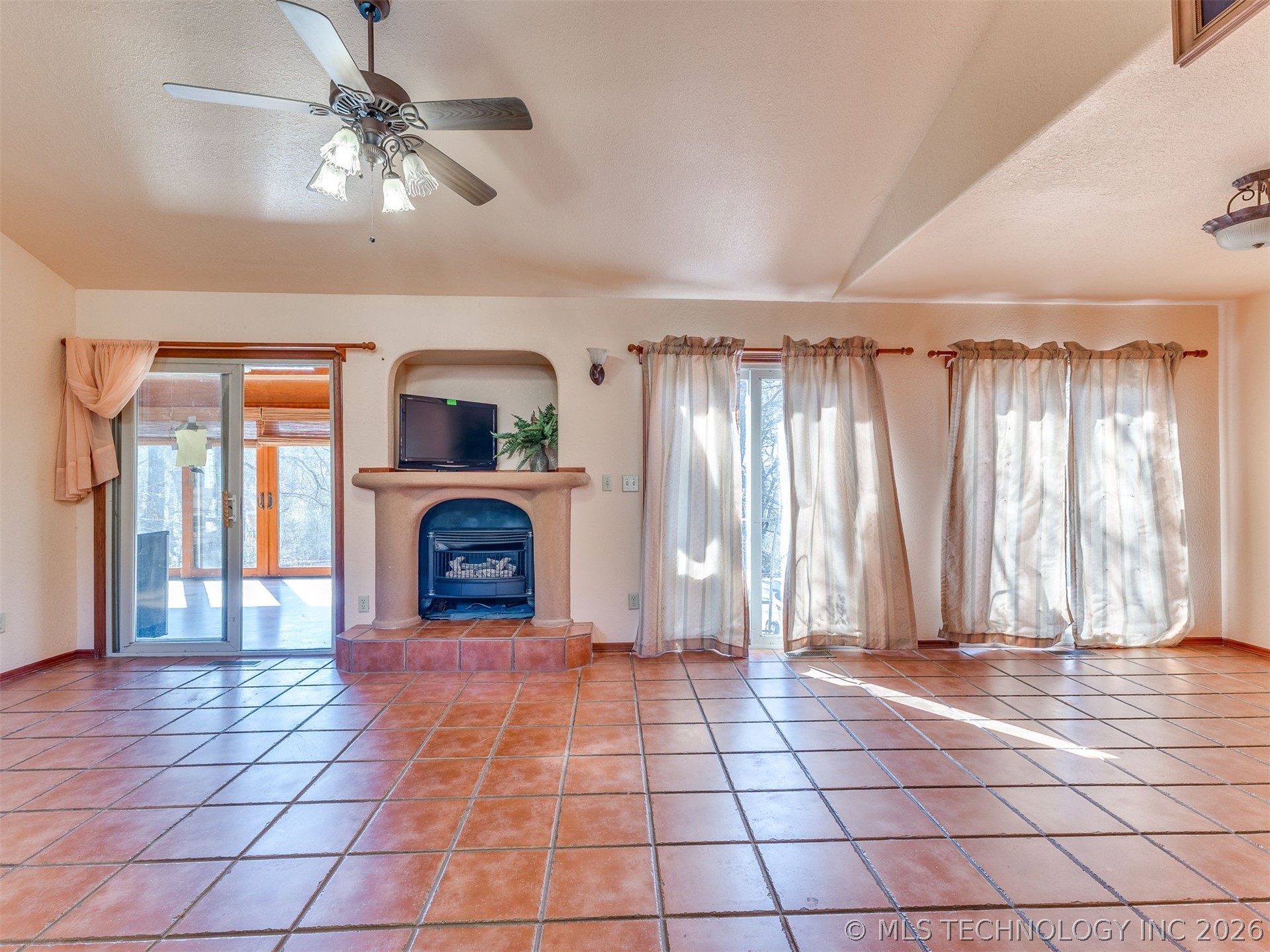 8714 Westway Road Property Photo 4