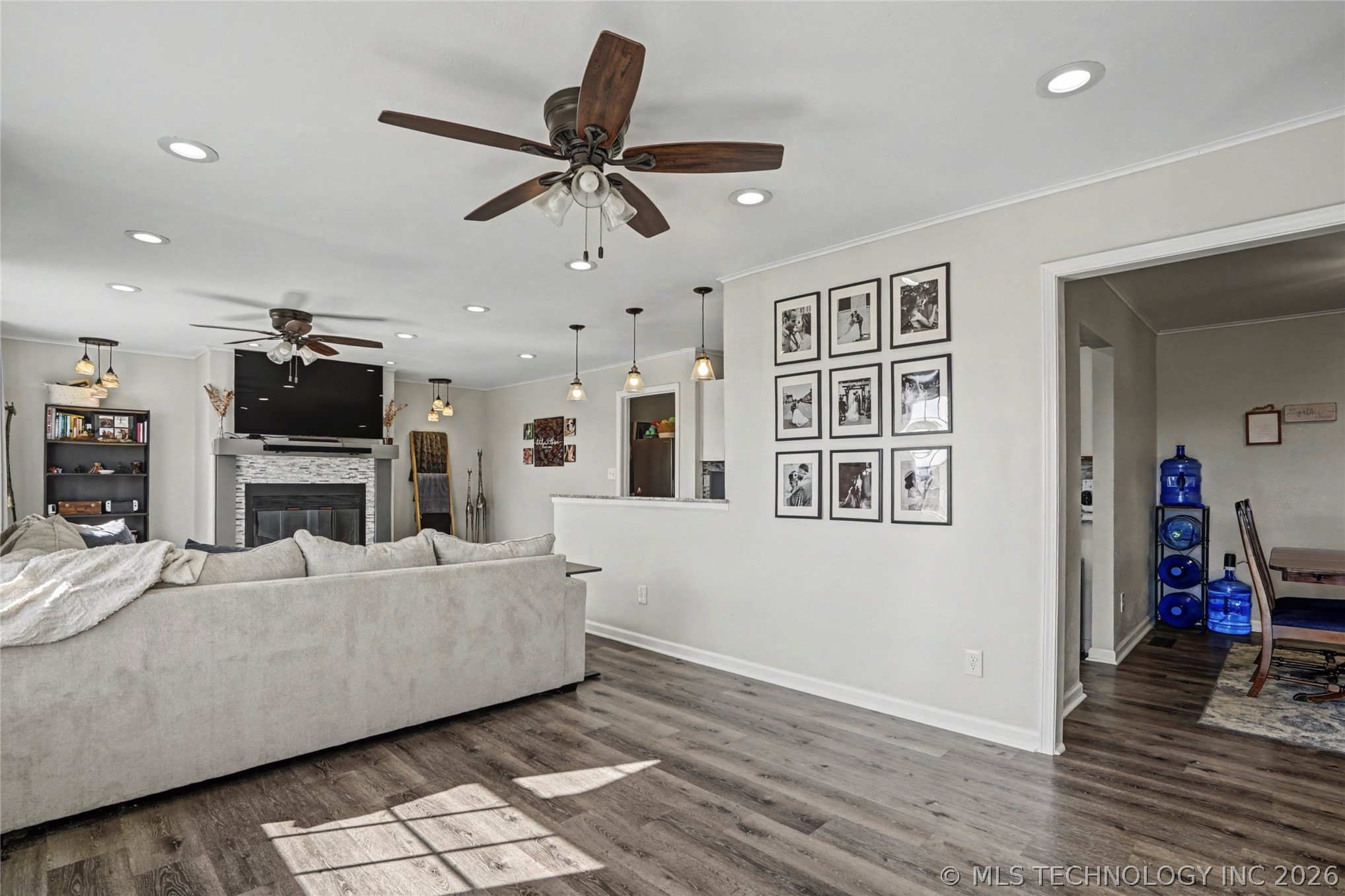 1107 W 4th Street Property Photo 2