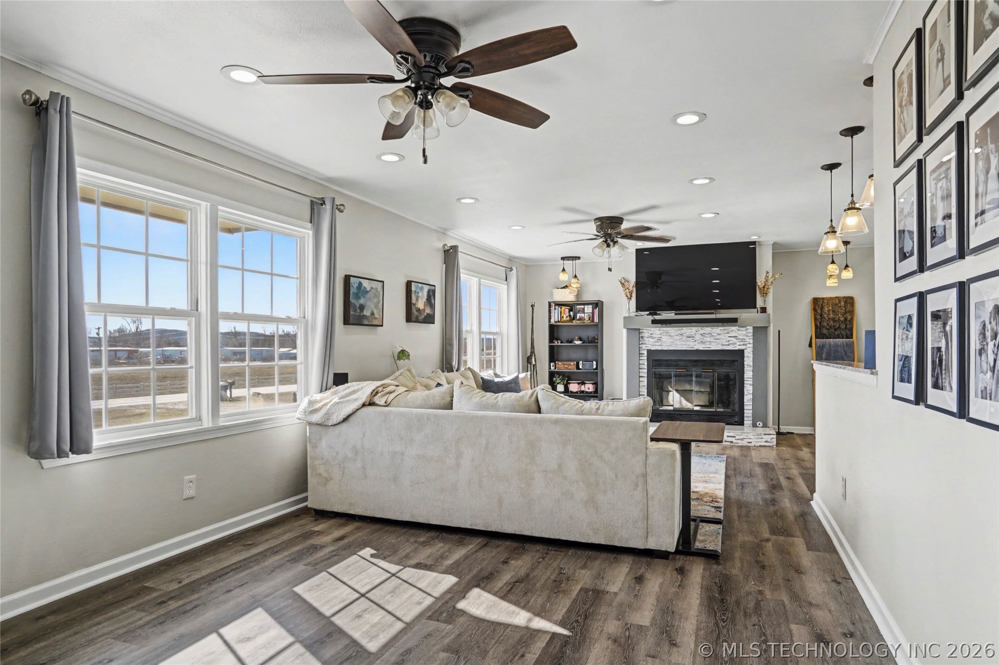 1107 W 4th Street Property Photo 5