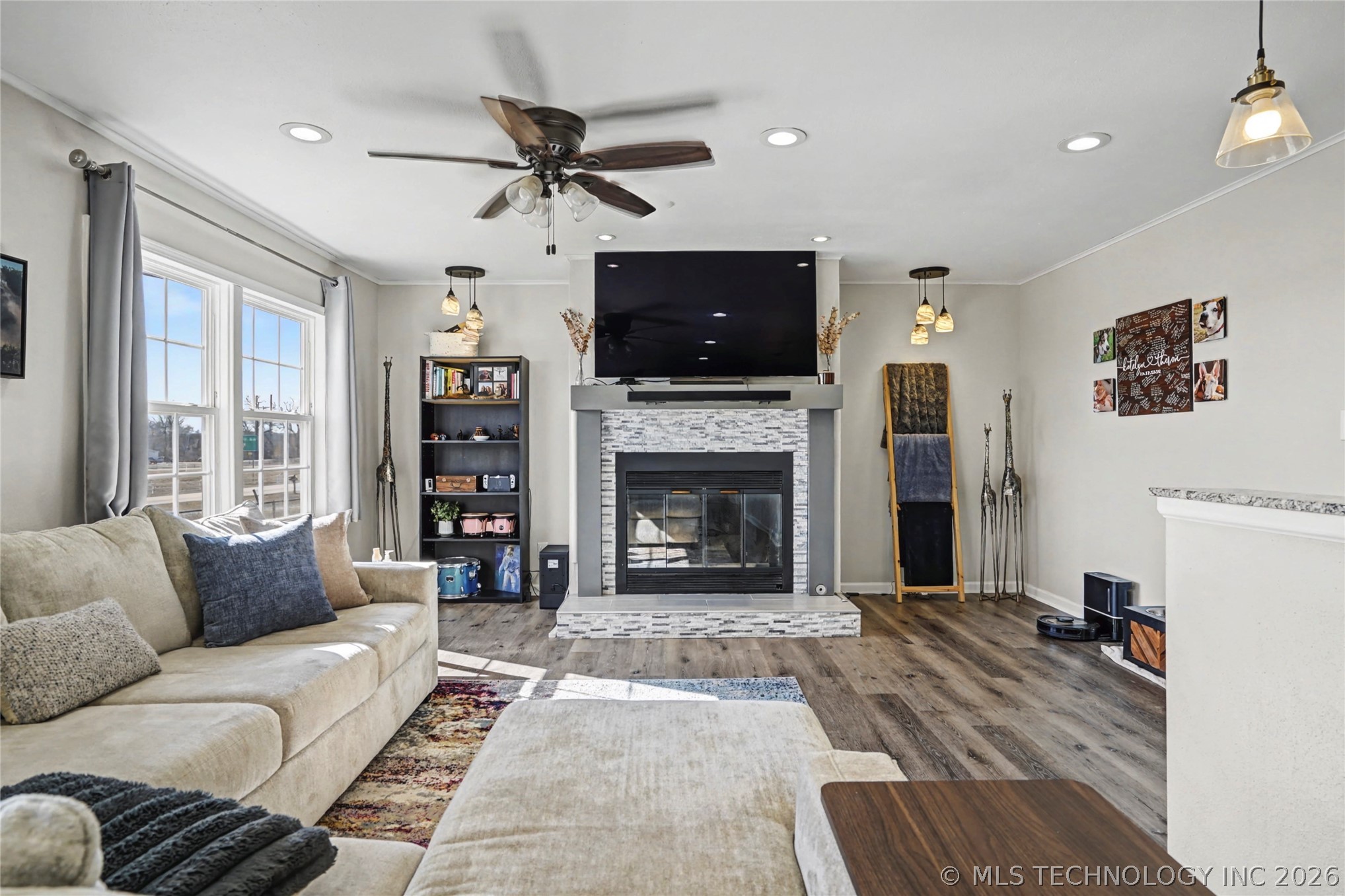 1107 W 4th Street Property Photo 6