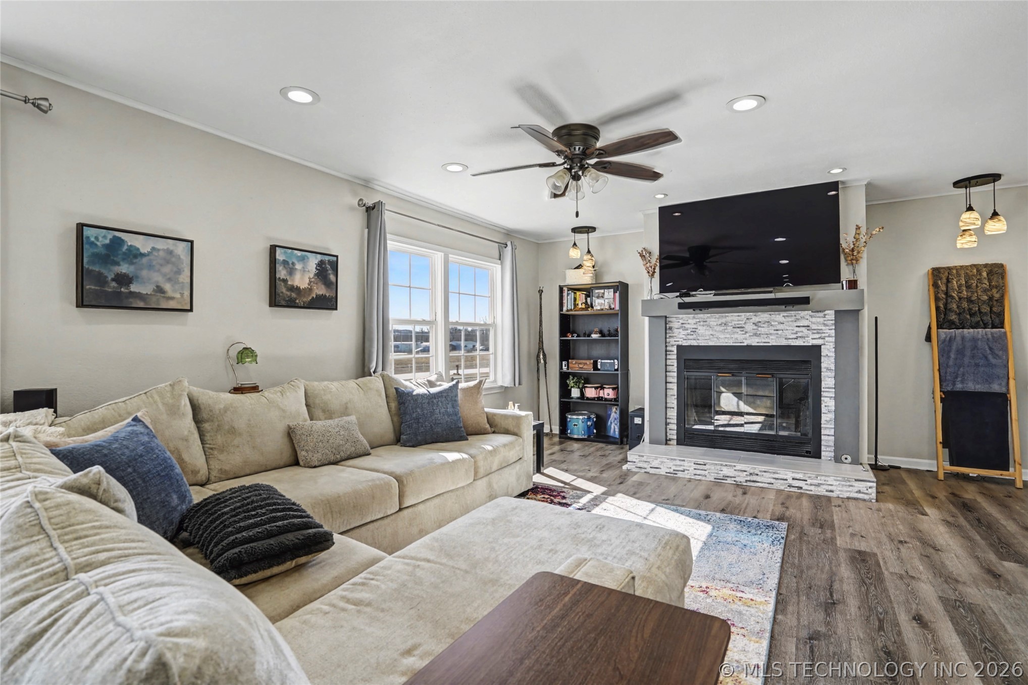 1107 W 4th Street Property Photo 7