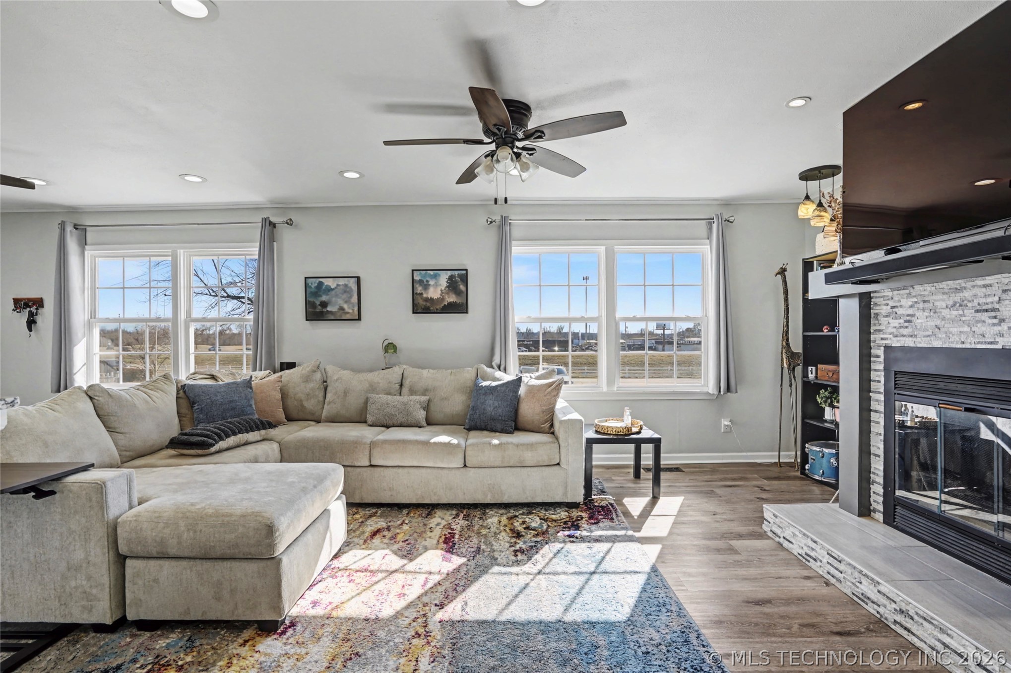 1107 W 4th Street Property Photo 10