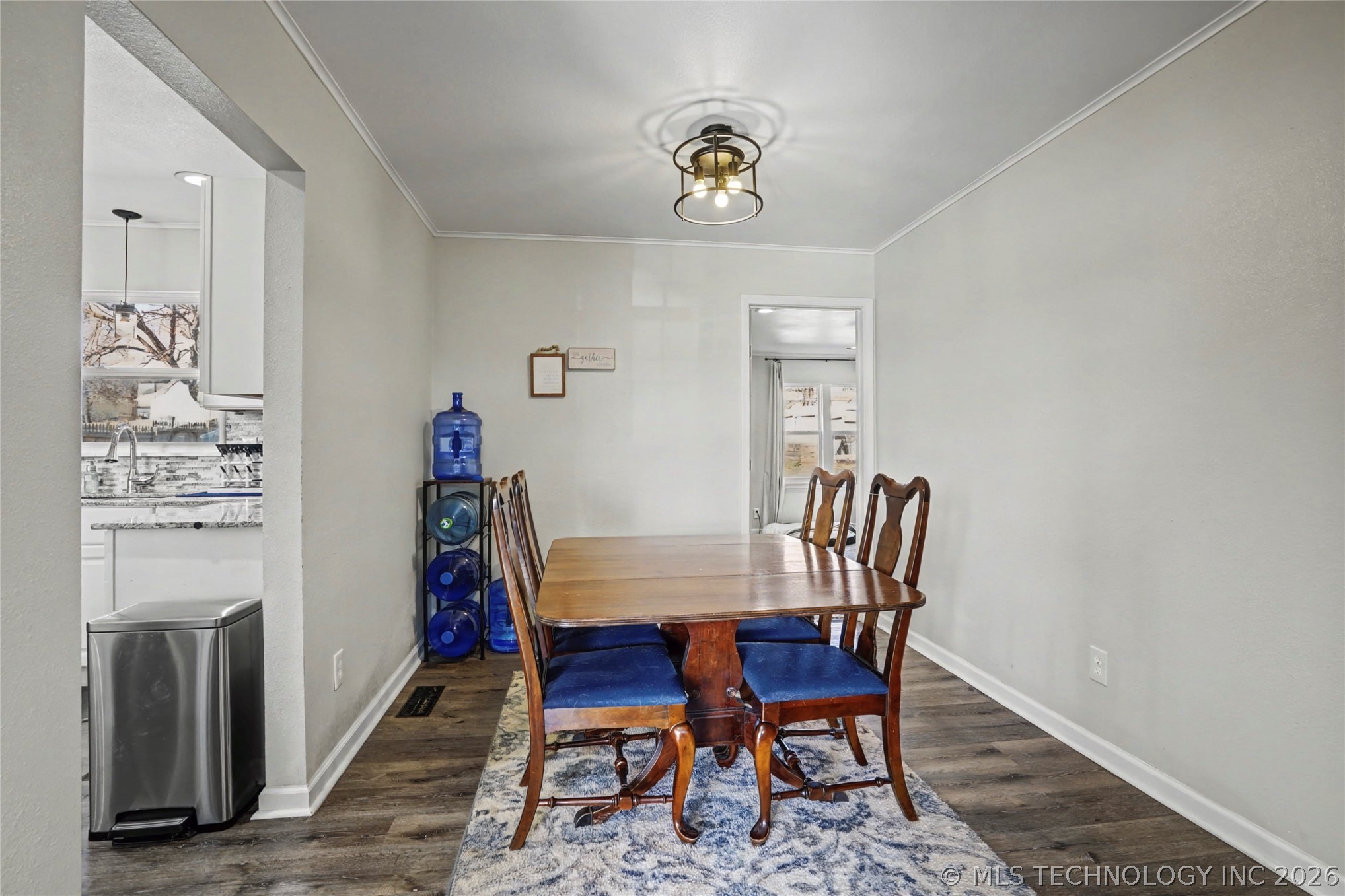 1107 W 4th Street Property Photo 11