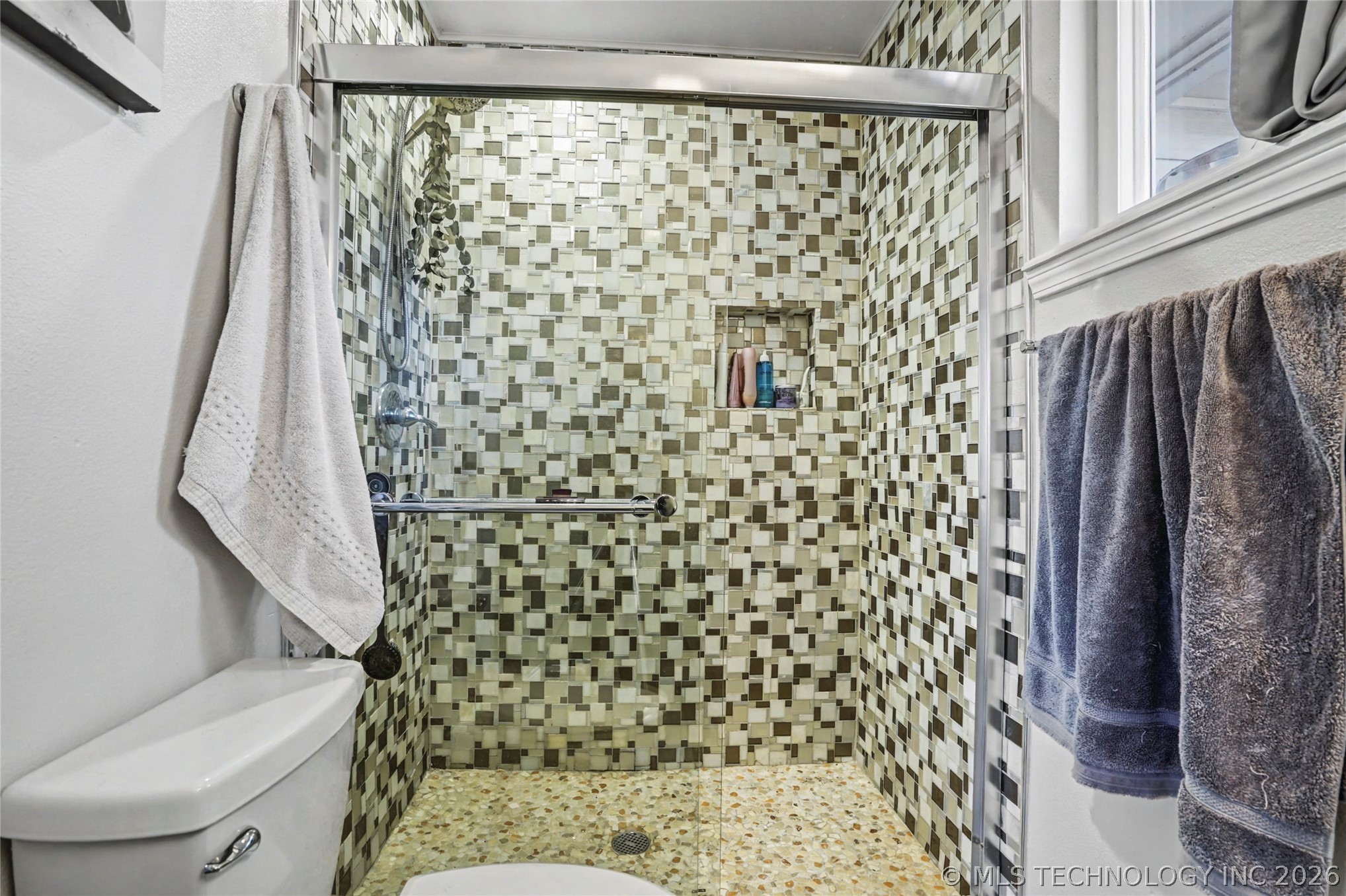 1107 W 4th Street Property Photo 23