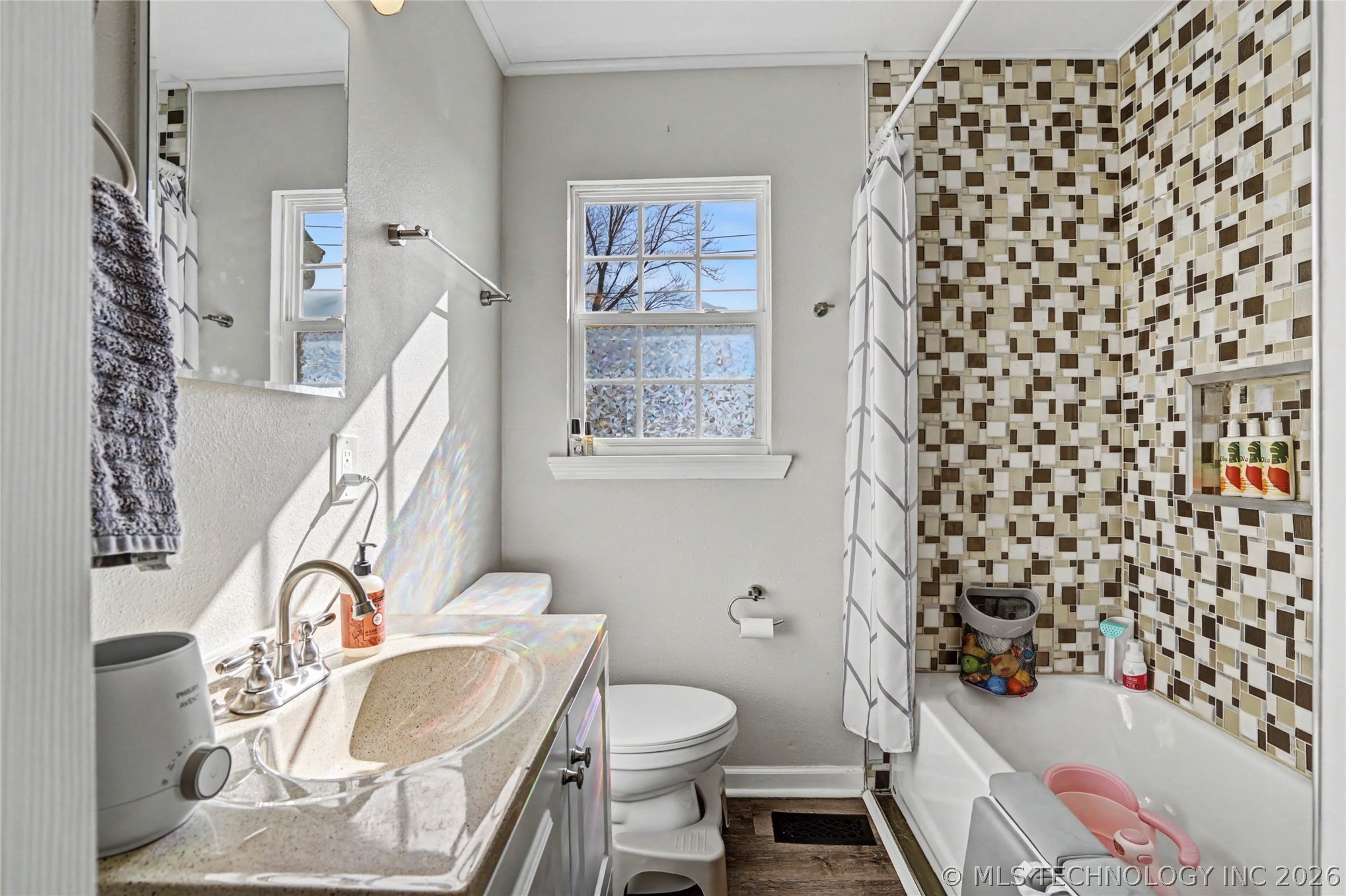 1107 W 4th Street Property Photo 28