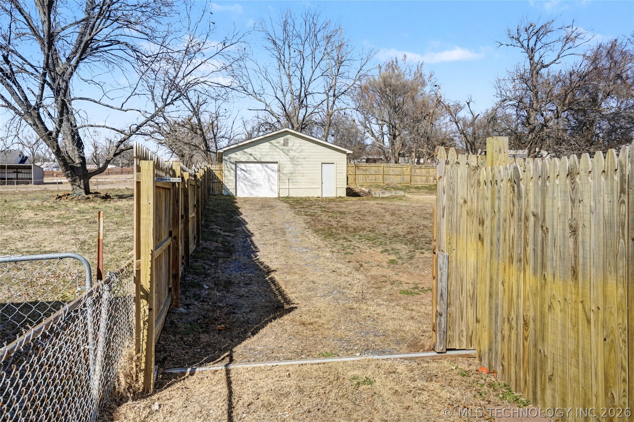 1107 W 4th Street Property Photo 41