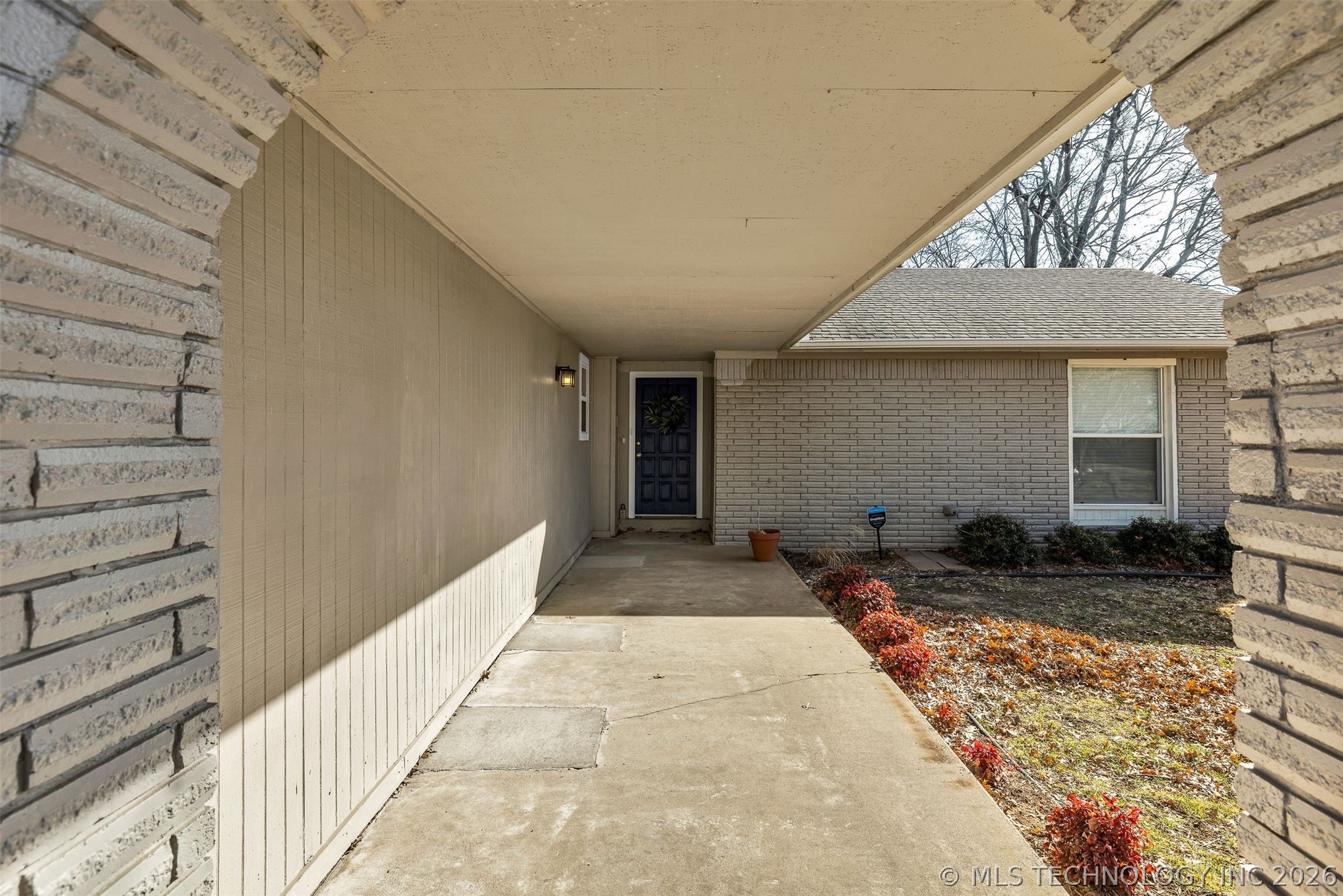 1109 N Hickory Court Property Photo 3