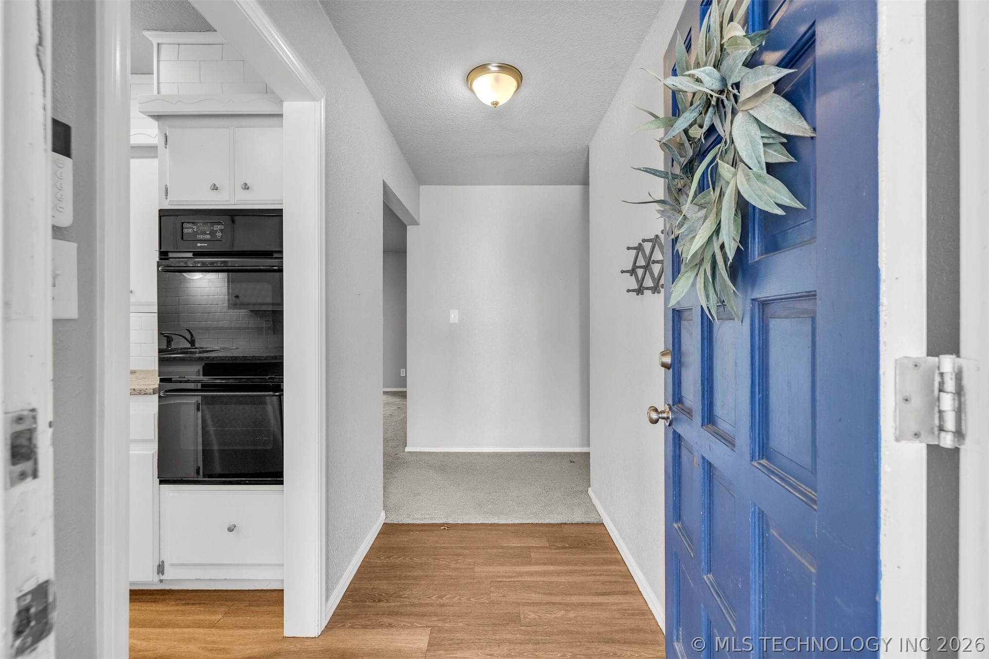 1109 N Hickory Court Property Photo 4