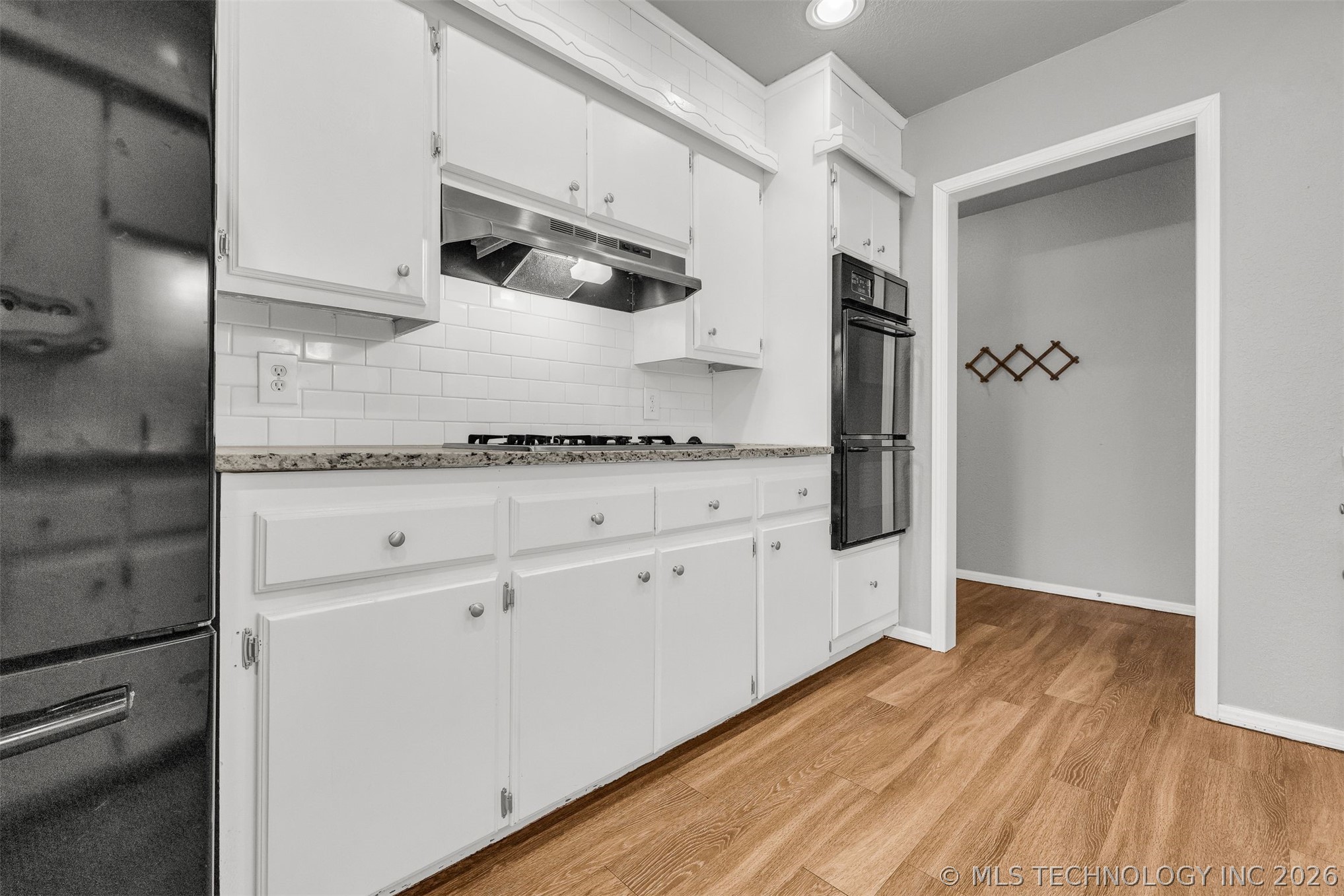 1109 N Hickory Court Property Photo 9