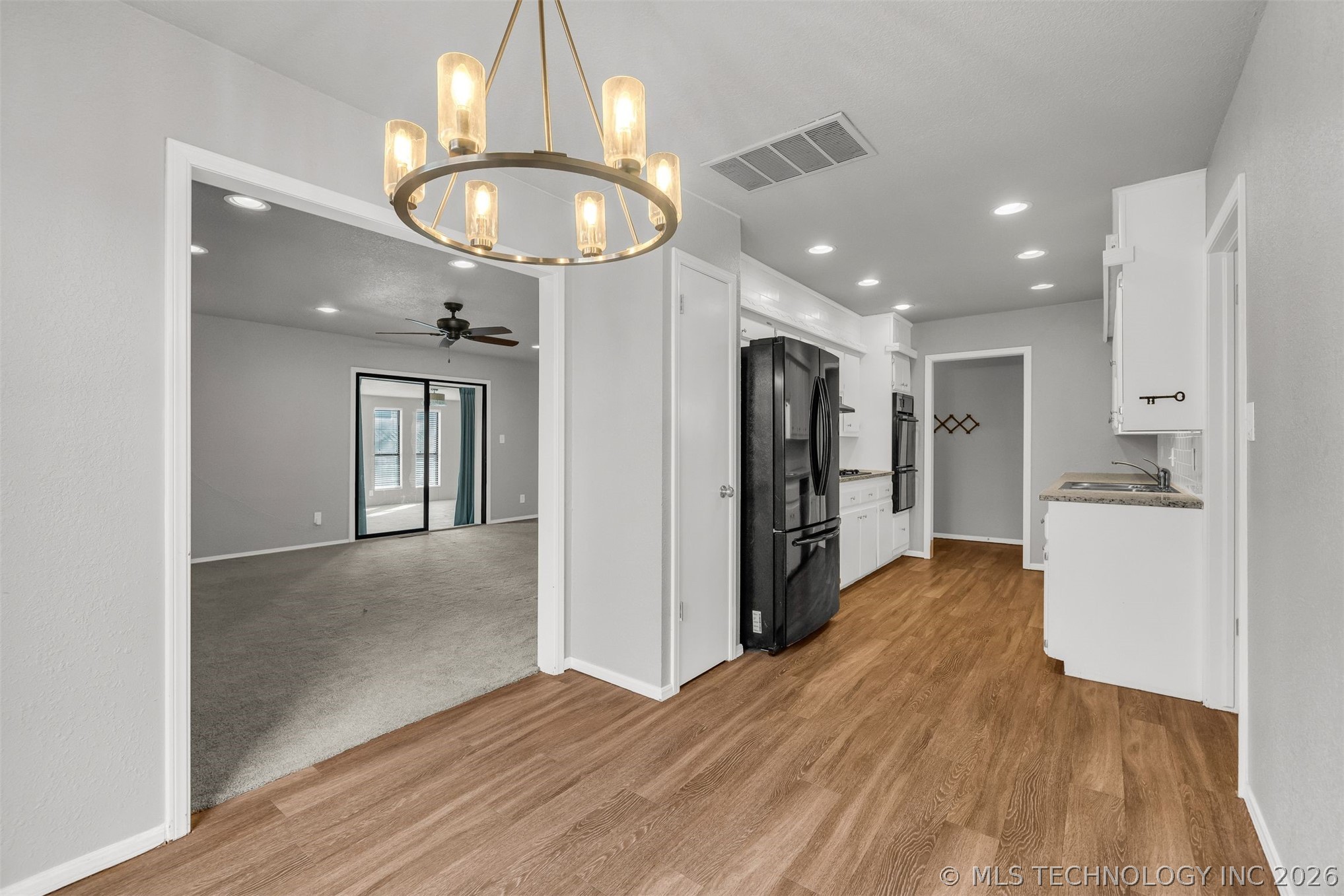 1109 N Hickory Court Property Photo 13