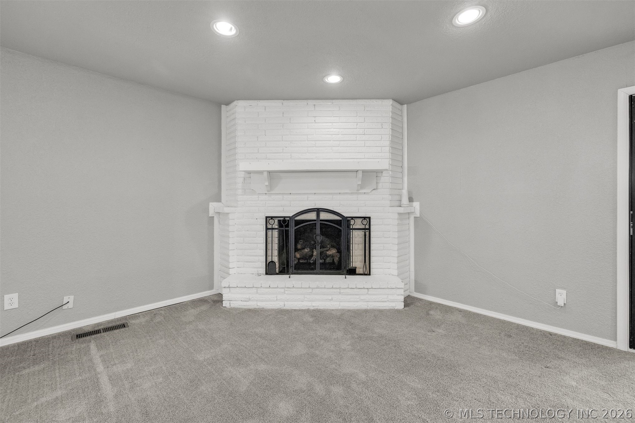 1109 N Hickory Court Property Photo 19