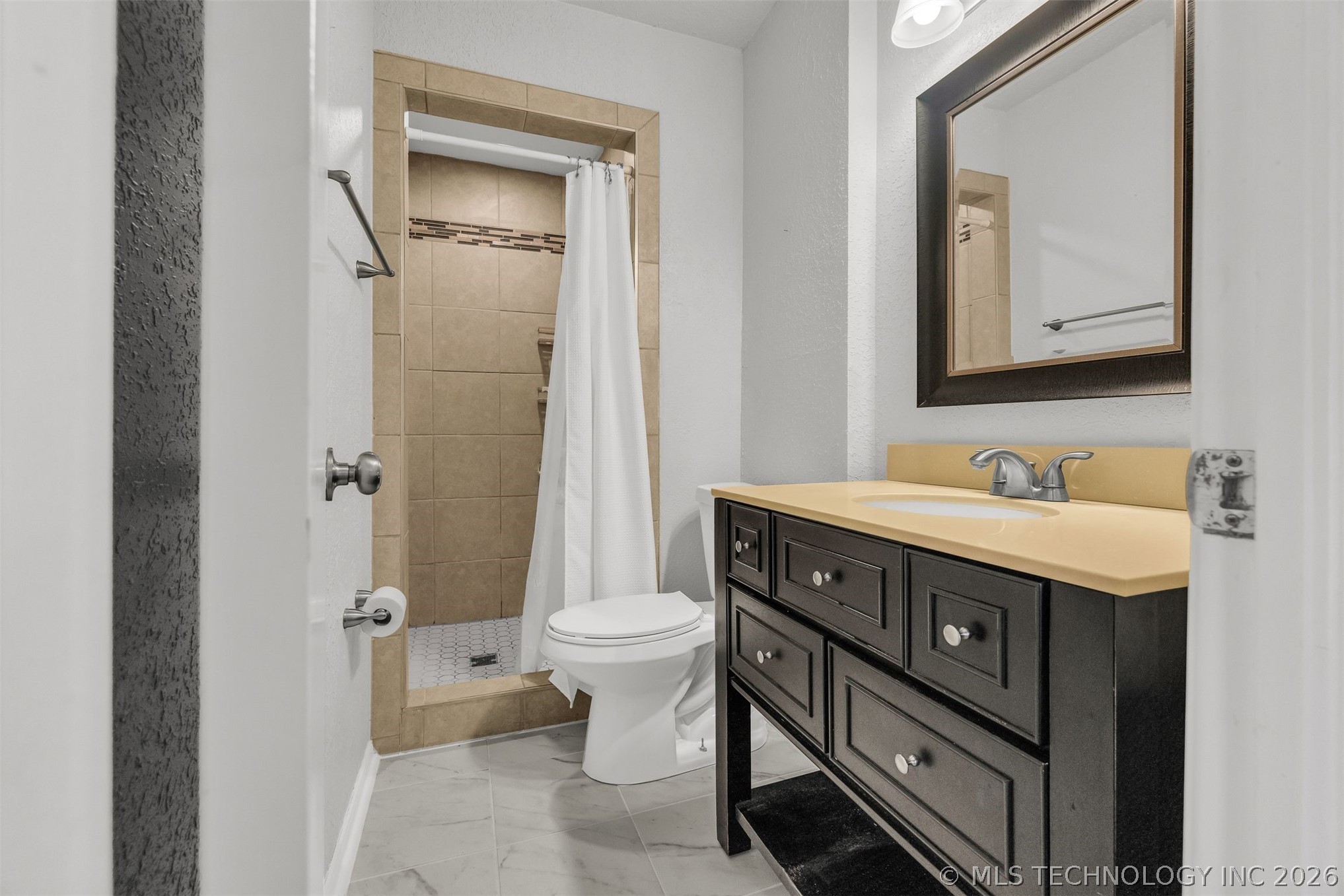 1109 N Hickory Court Property Photo 28