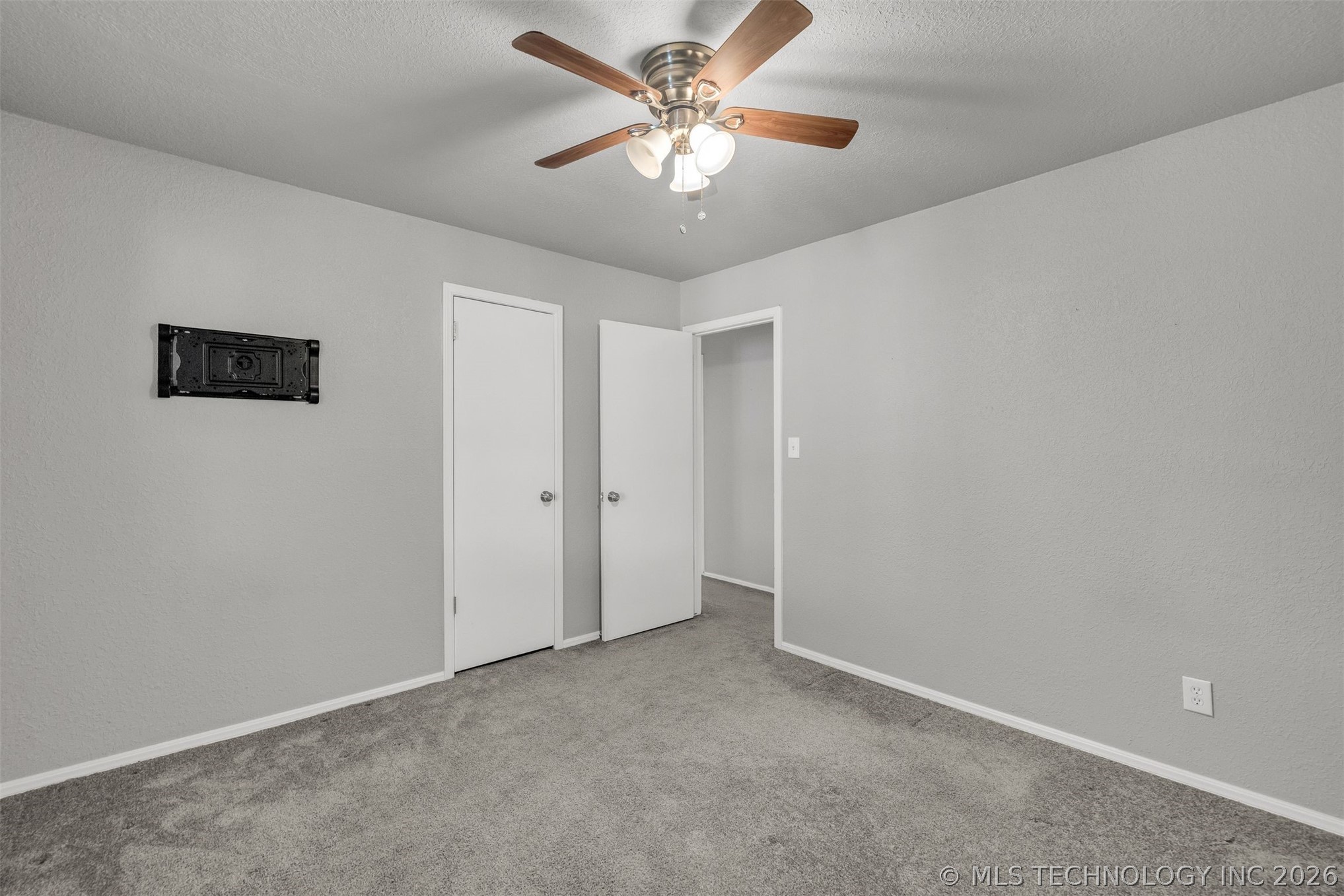 1109 N Hickory Court Property Photo 31