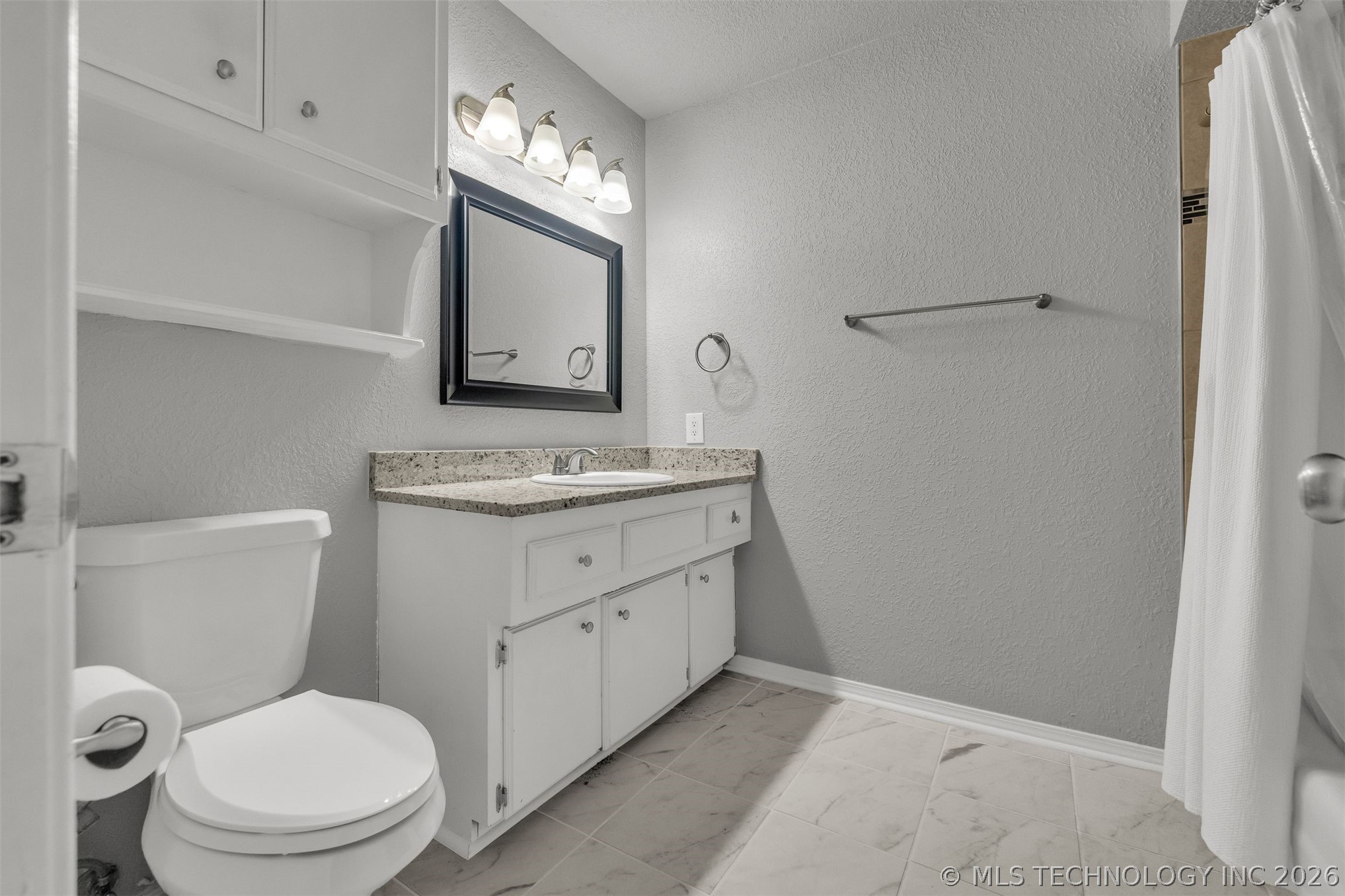 1109 N Hickory Court Property Photo 32