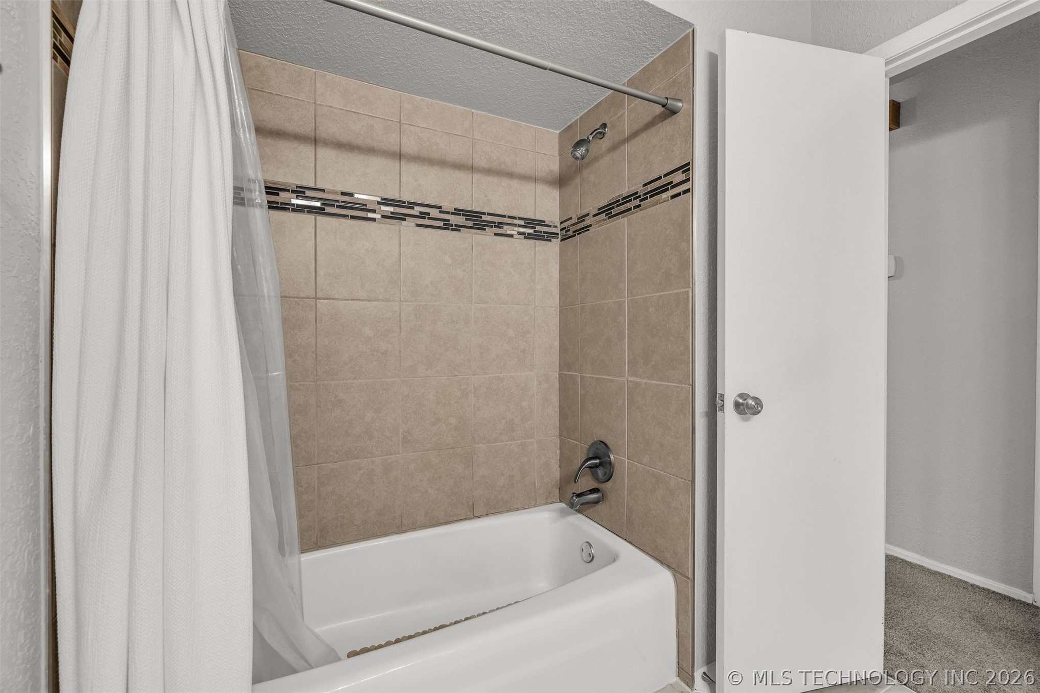 1109 N Hickory Court Property Photo 33