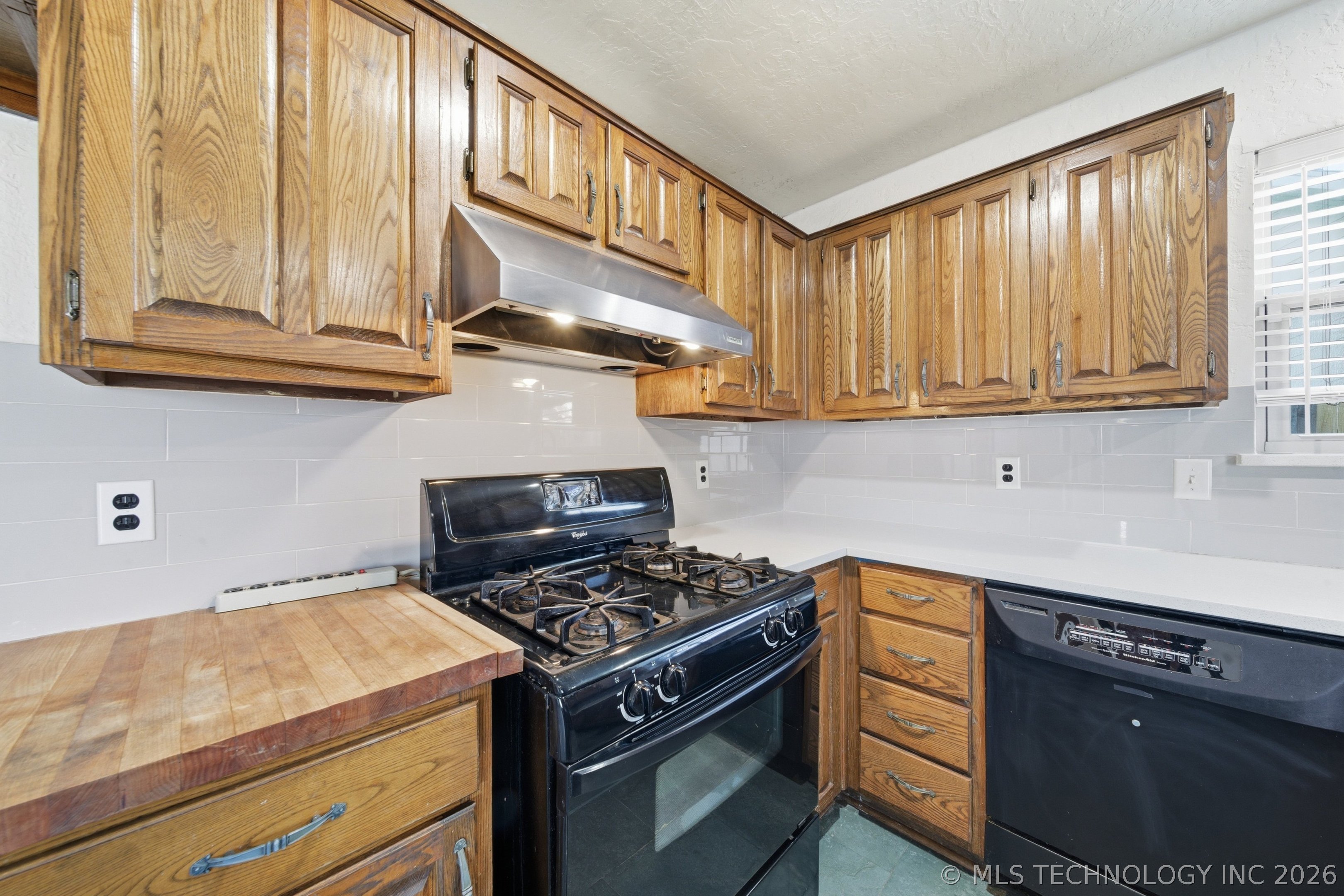 8601 E 78th Place Property Photo 17